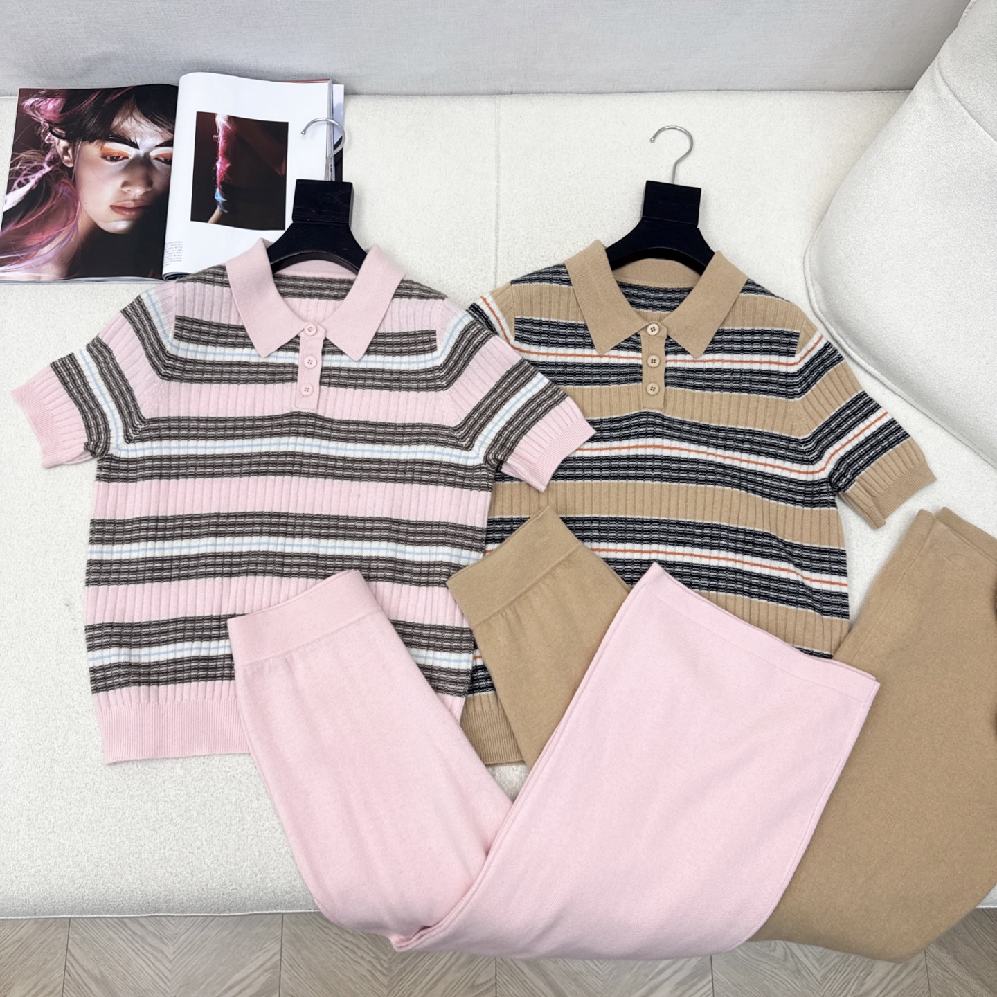 独家款 lp🆕 25Ss———早秋最新款针织套装 🩶撞色条纹翻领针织衫+松紧腰直筒裤 精致美感 整体给人