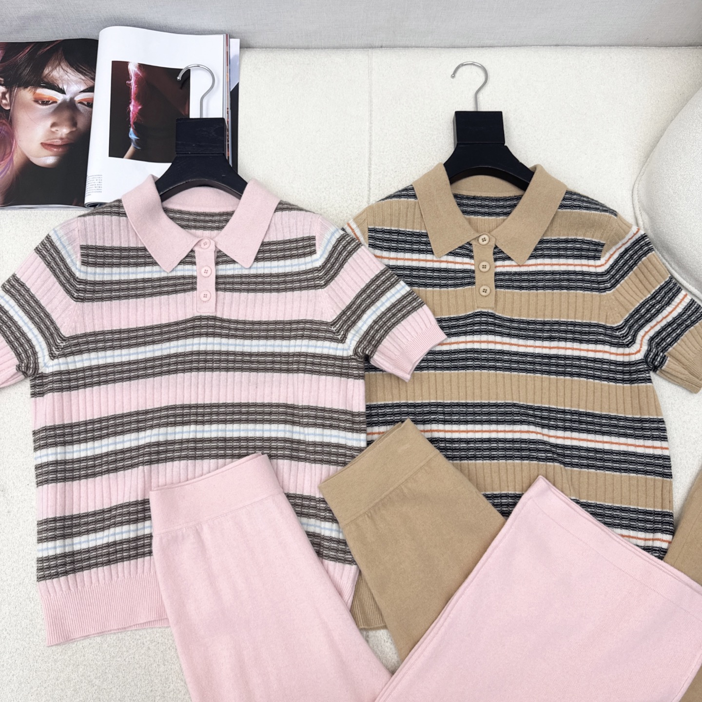 独家款 lp🆕 25Ss———早秋最新款针织套装 🩶撞色条纹翻领针织衫+松紧腰直筒裤 精致美感 整体给人