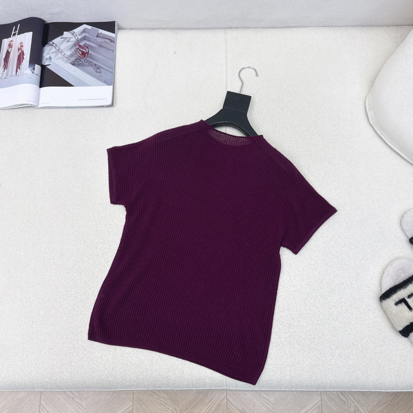 温柔日常必备内搭 C家 25Ss————秋冬最新款温柔女孩必备立体花朵装饰落肩针织衫 🤍 太好搭啦〰️很