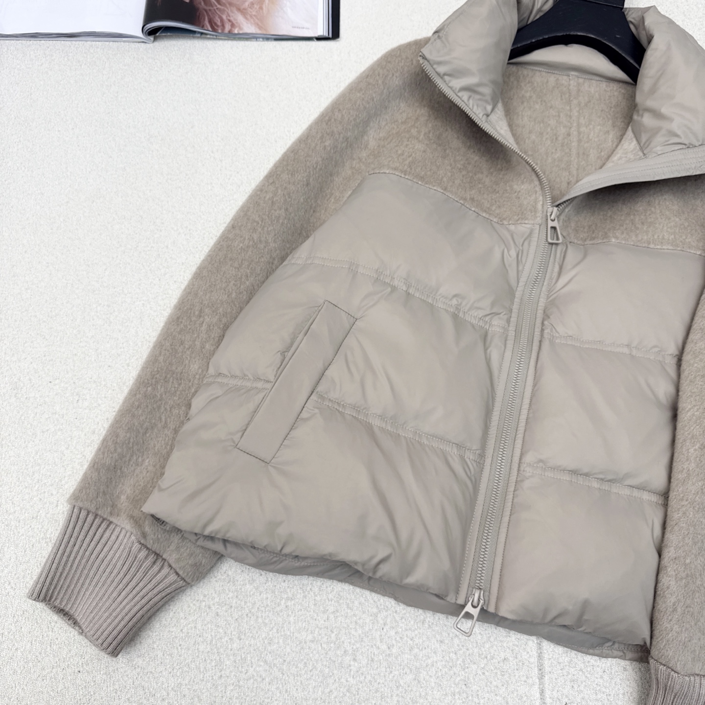 原单品质 Max 25Ss————秋冬最新款拼接羊绒立领短款羽绒服 🖤拼接羊绒袖子设计感很赞～～经典Os