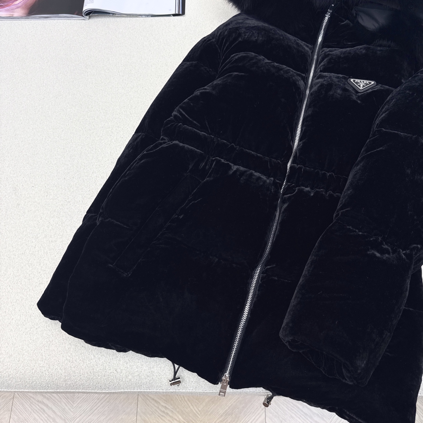 高端原单品质 PD 25ss ———秋冬新品狐狸毛领连帽丝绒羽绒服外套🖤 减龄时髦百搭上身显瘦又保暖 原