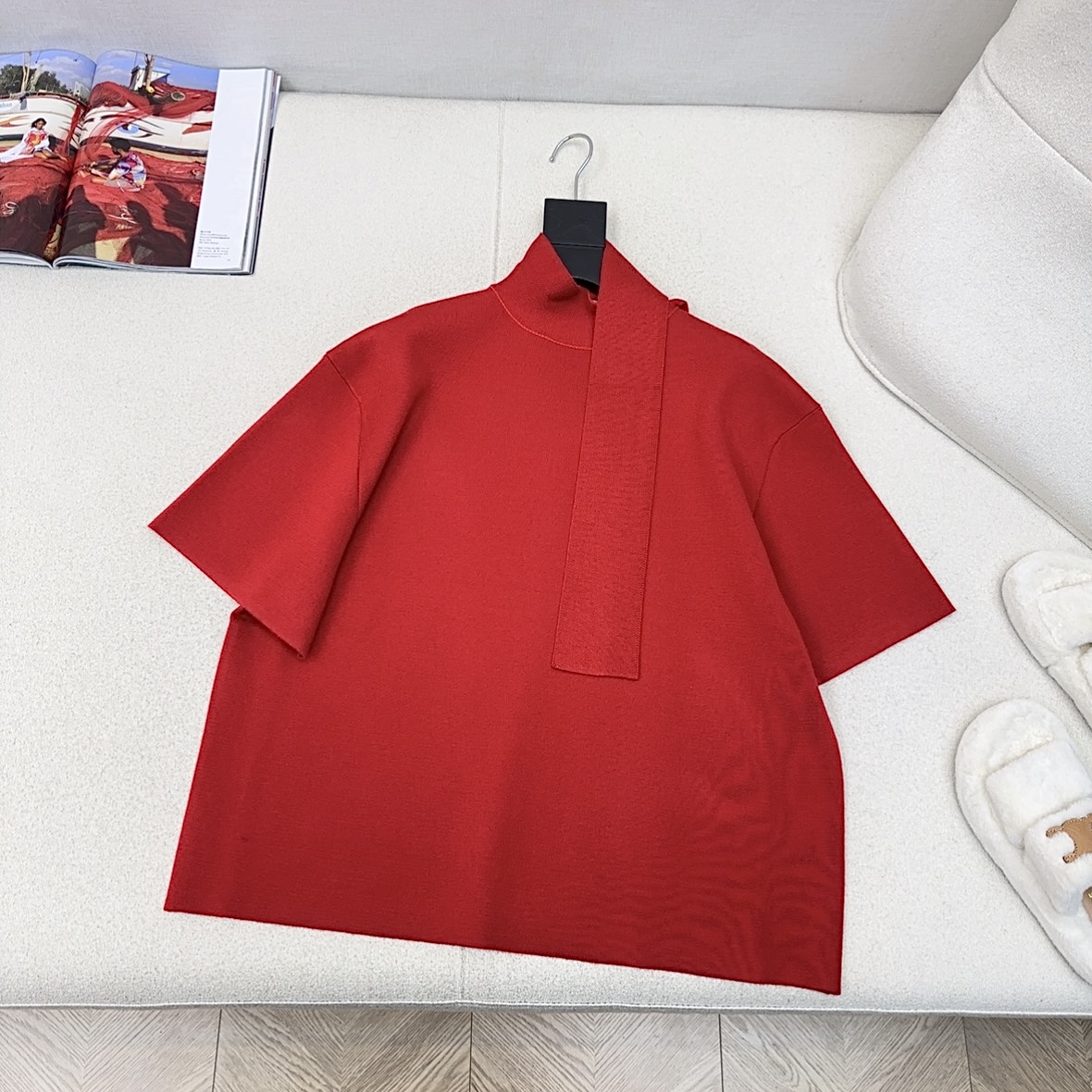 Row 25Ss————早秋最新款飘带围脖设计高级羊毛短袖针织衫♥️超正的红色系 爆单款推荐自留～ 廓形