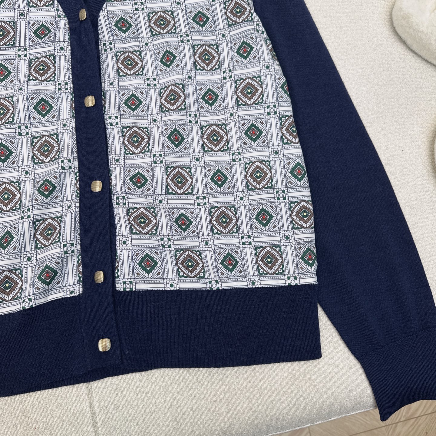 高智感老钱风穿搭 lp🆕 25Ss———早秋最新款高级感印花拼接V领开衫🖤最新精致图案 优雅温柔极致的调