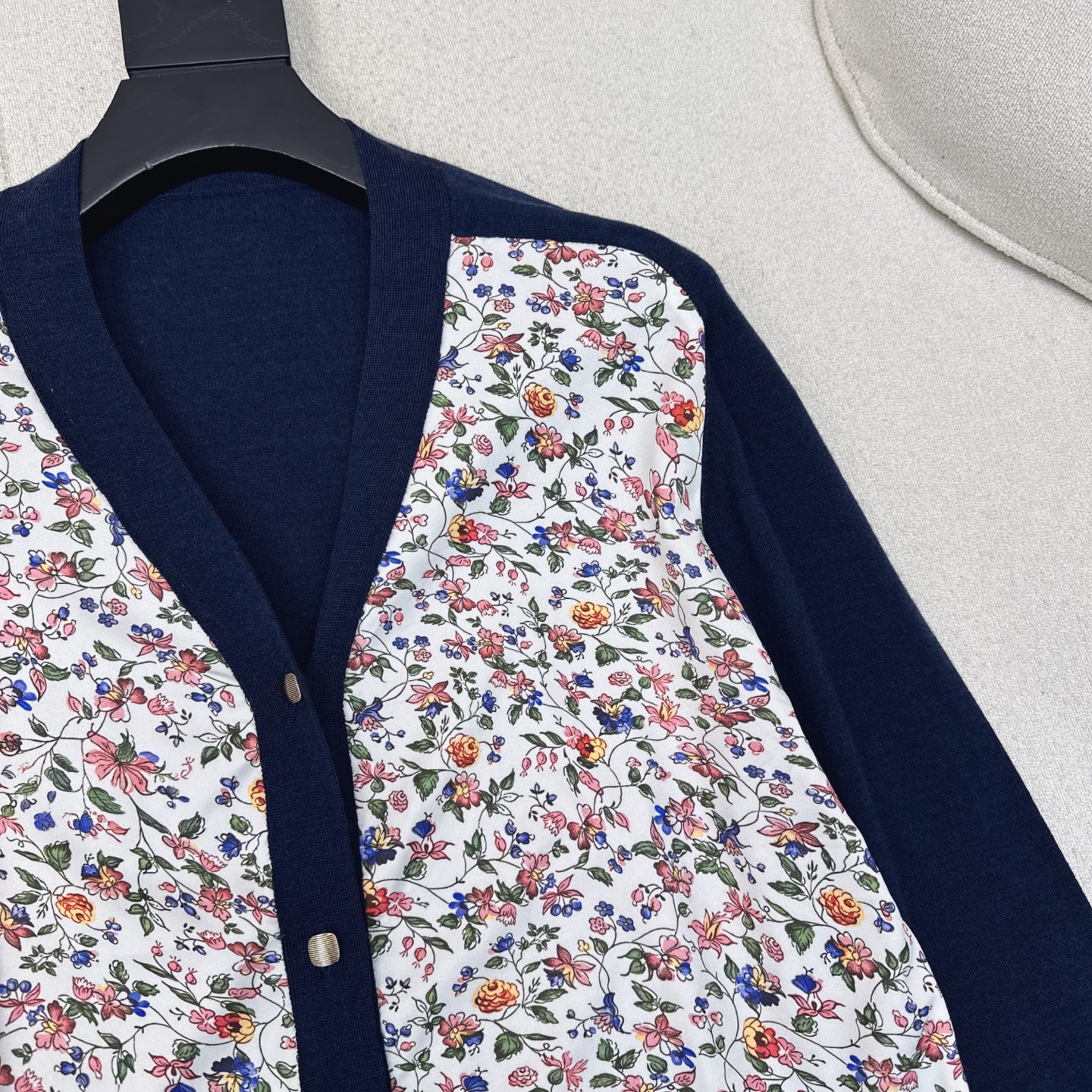 高智感老钱风穿搭 lp🆕 25Ss———早秋最新款高级感印花拼接V领开衫🖤七夕限定复古田园繁花精致图案 