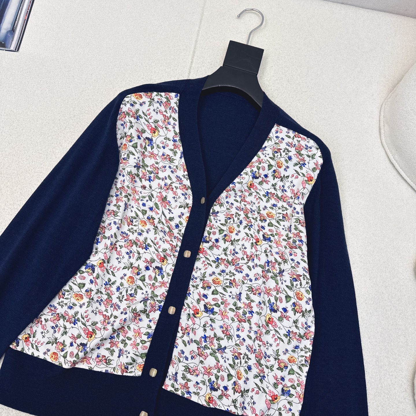 高智感老钱风穿搭 lp🆕 25Ss———早秋最新款高级感印花拼接V领开衫🖤七夕限定复古田园繁花精致图案 