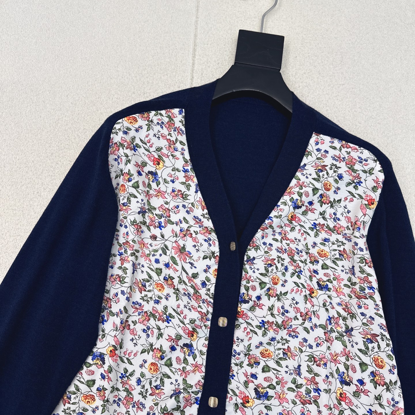 高智感老钱风穿搭 lp🆕 25Ss———早秋最新款高级感印花拼接V领开衫🖤七夕限定复古田园繁花精致图案 