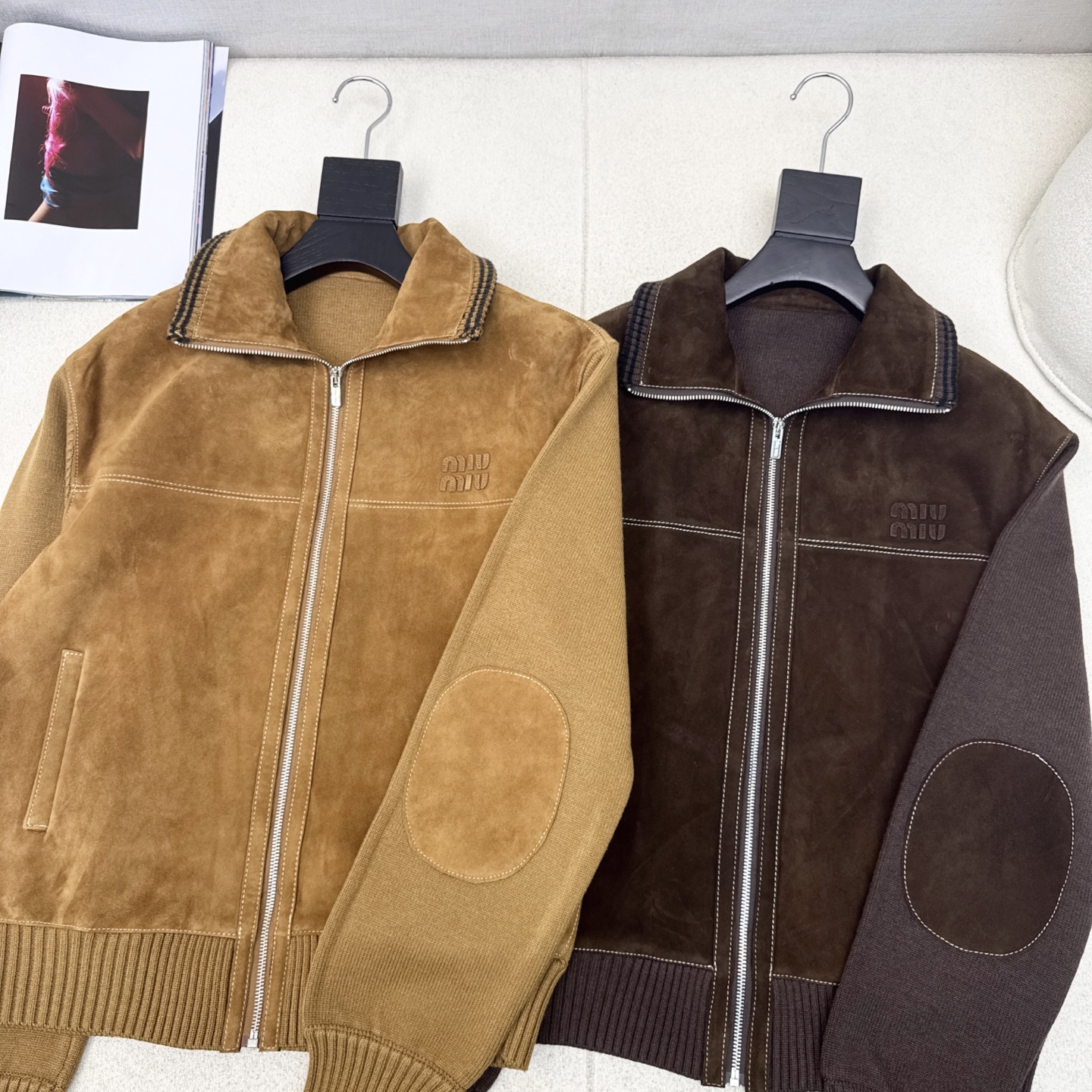 爆单款推荐 Miu 25Ss———秋冬最新款缪系鹿皮绒翻立领夹克外套🤎百分百进口鹿皮绒小羊皮拼接螺纹纱线