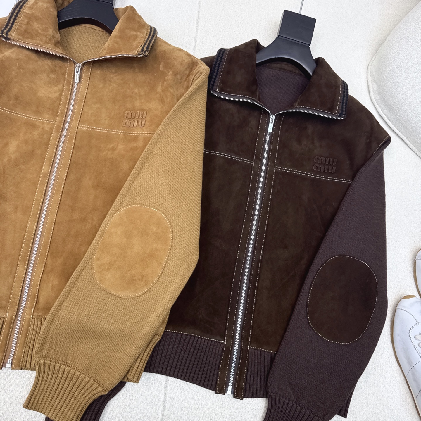 爆单款推荐 Miu 25Ss———秋冬最新款缪系鹿皮绒翻立领夹克外套🤎百分百进口鹿皮绒小羊皮拼接螺纹纱线