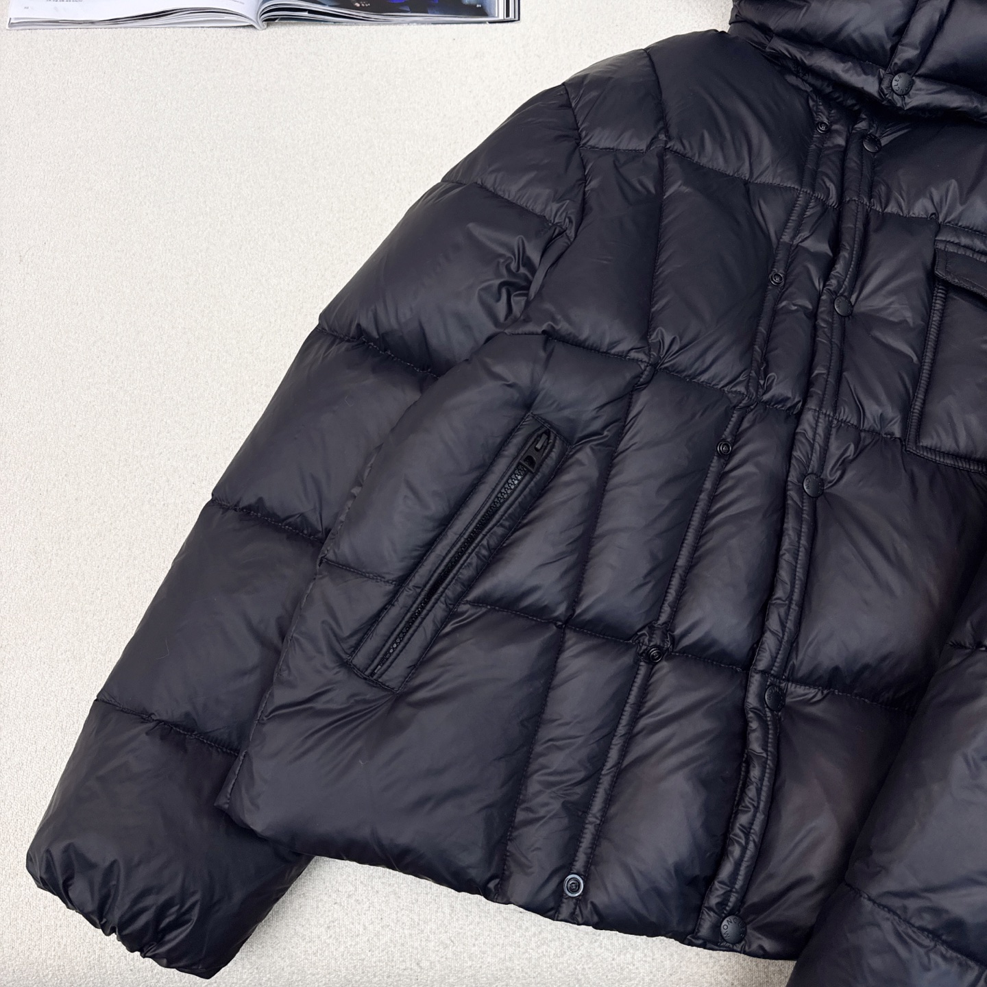 男女同款 原单品质 MC 25Ss———秋冬新品连帽面包羽绒服外套 🤍经典H版型立体剪裁版型设计 时髦又