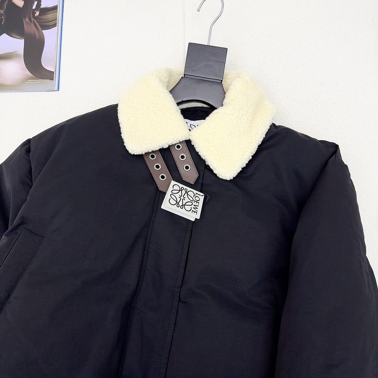 爆款推荐 原单品质 loe 25Ss———秋冬新款拼羊羔毛领面包羽绒服外套💛 超可爱宽松气球廓形 版型绝