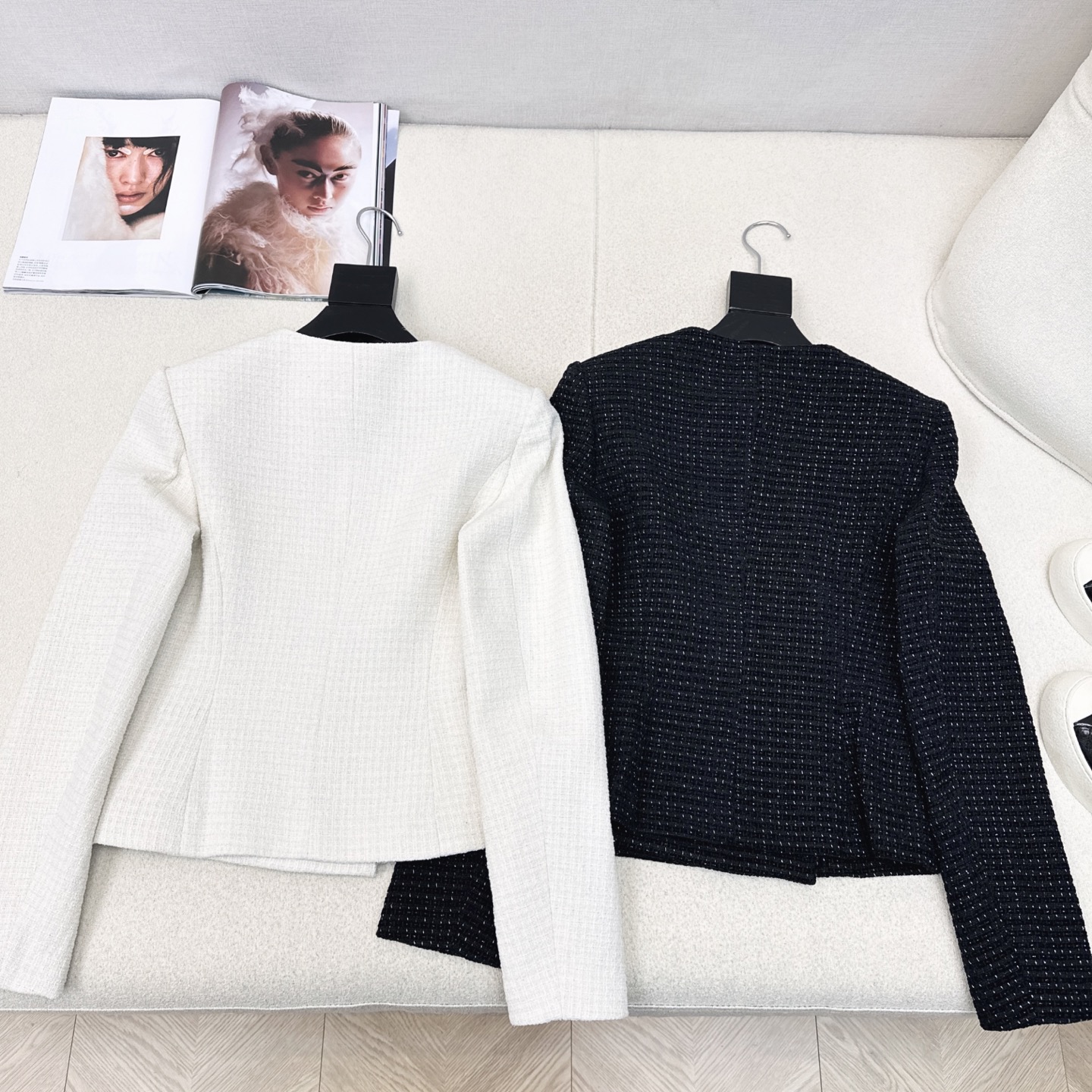 贵气高级 C家 25Ss————秋冬最新款兔子耳朵绑带装饰编织小外套 🤍采用定制的重工编织面料 细节感满