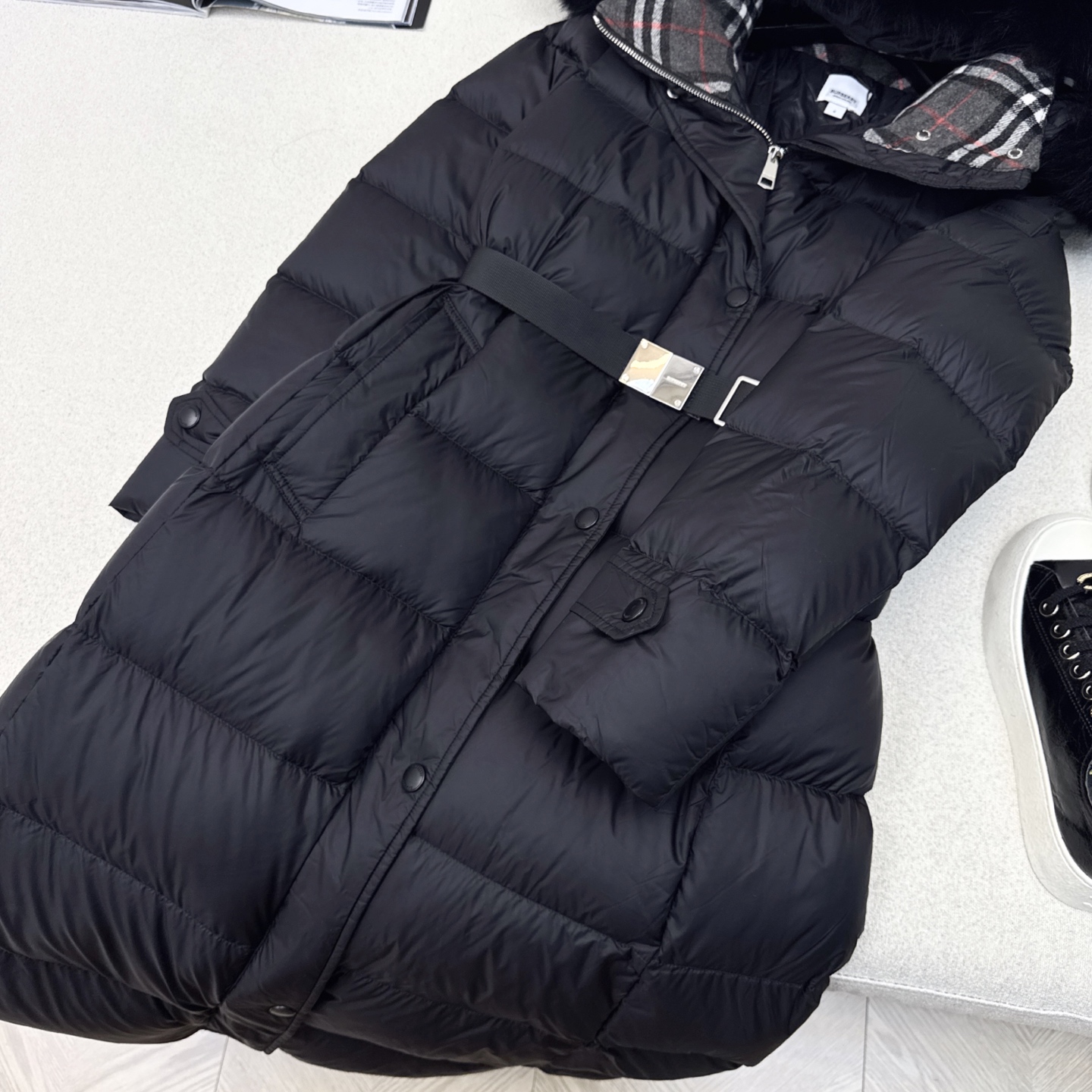 独家首发 原单品质 Bur 25Ss———秋冬最新款毛领连帽长款羽绒服🖤 领子内里拼接羊绒格纹 经典lo