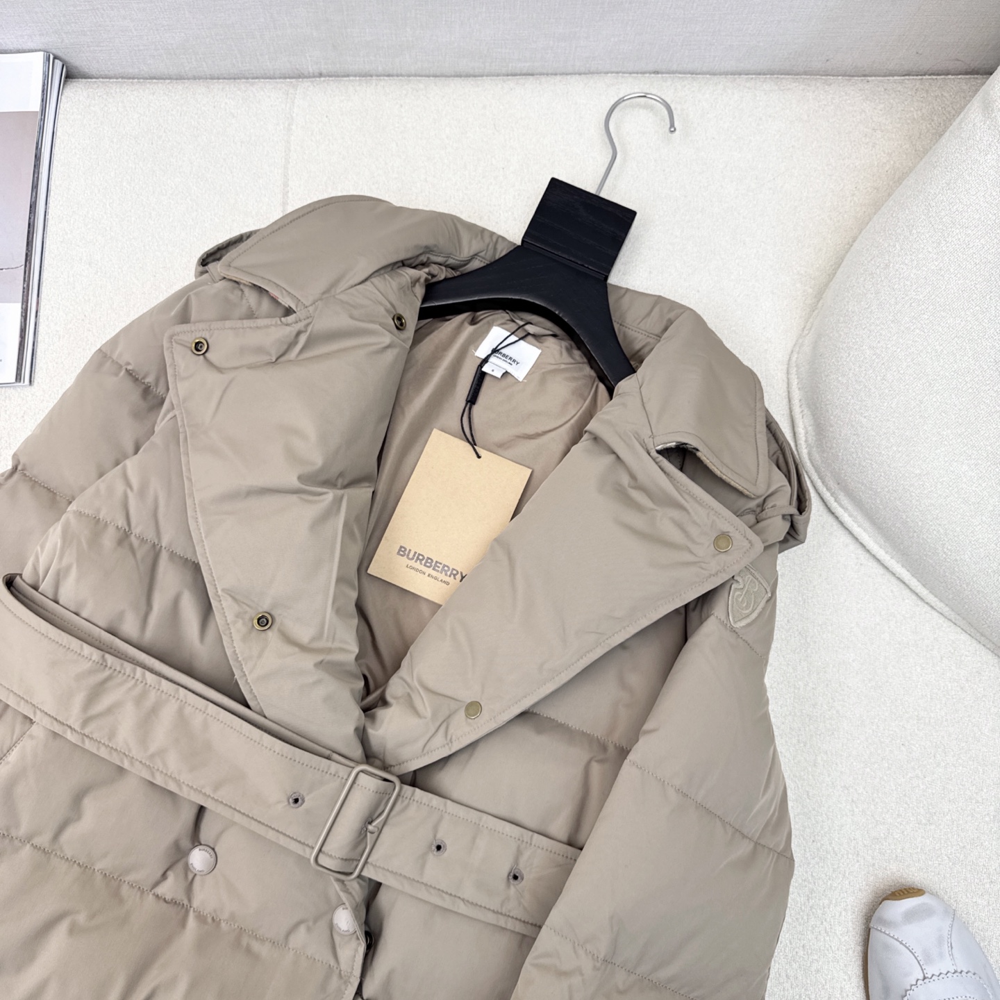 原单品质 Bur 25SS ———秋冬新款经典双排扣翻领长款羽绒服外套 🖤实穿性很高 专柜每年必火的经典