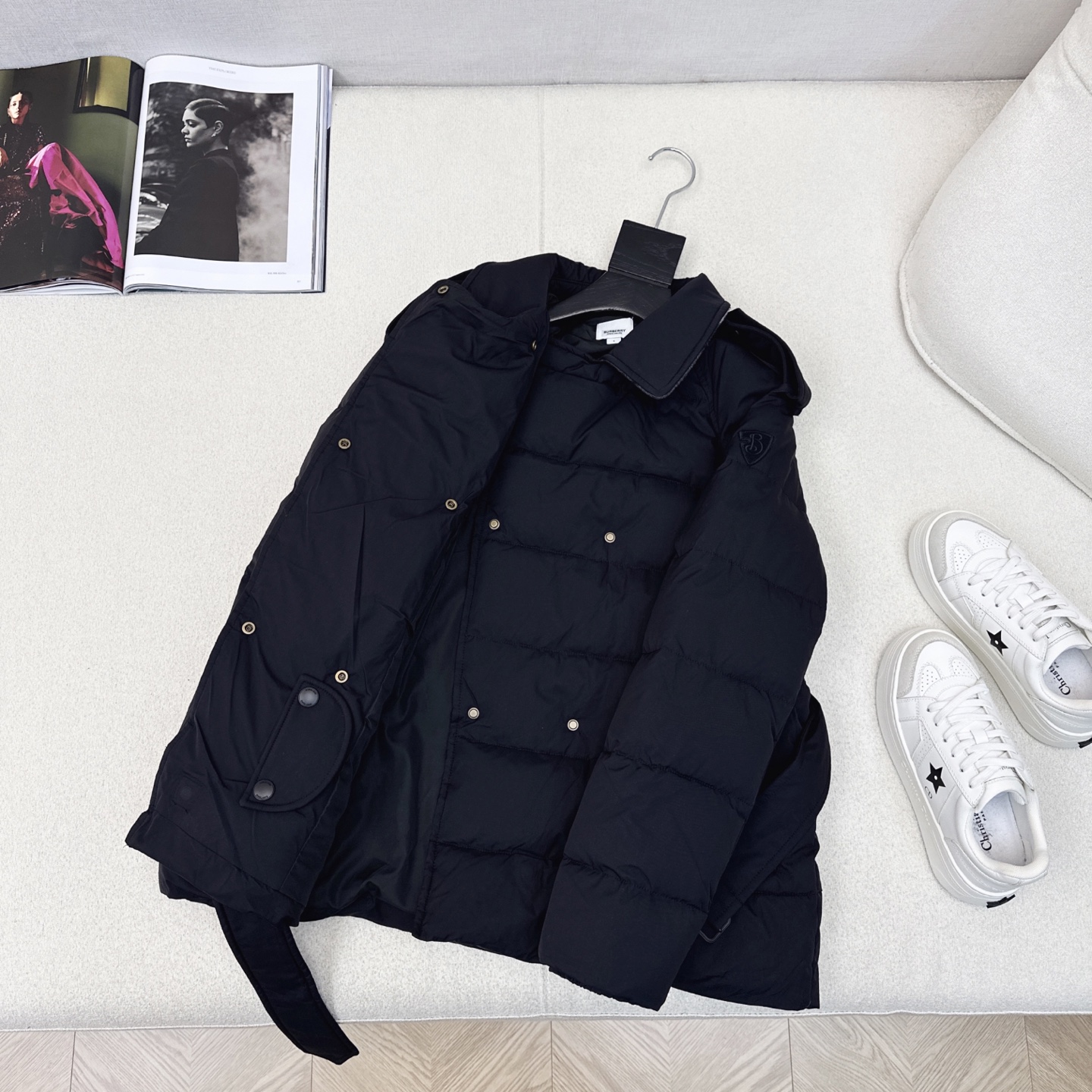 原单品质 Bur 25SS ———秋冬新款经典双排扣翻领短款羽绒服外套 🖤实穿性很高 专柜每年必火的经典