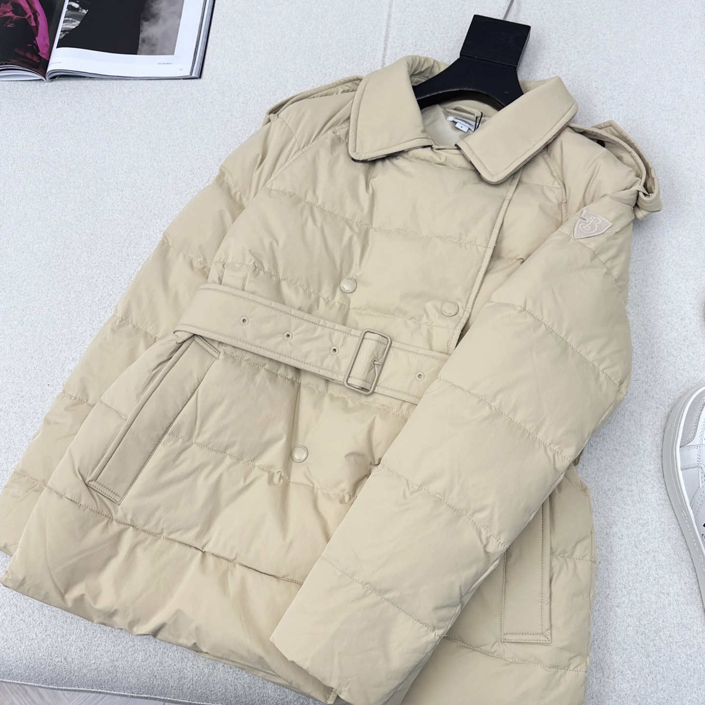 原单品质 Bur 25SS ———秋冬新款经典双排扣翻领短款羽绒服外套 🖤实穿性很高 专柜每年必火的经典