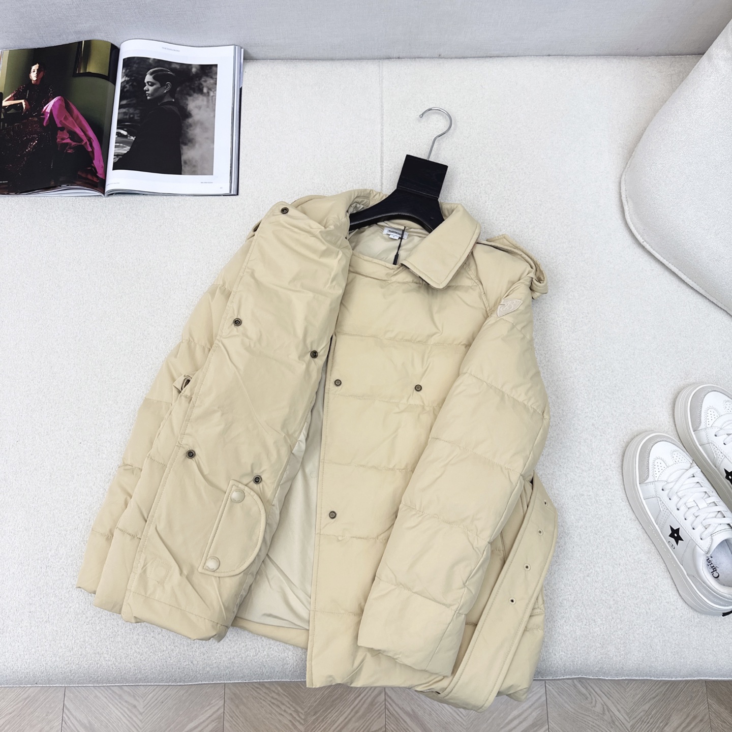 原单品质 Bur 25SS ———秋冬新款经典双排扣翻领短款羽绒服外套 🖤实穿性很高 专柜每年必火的经典