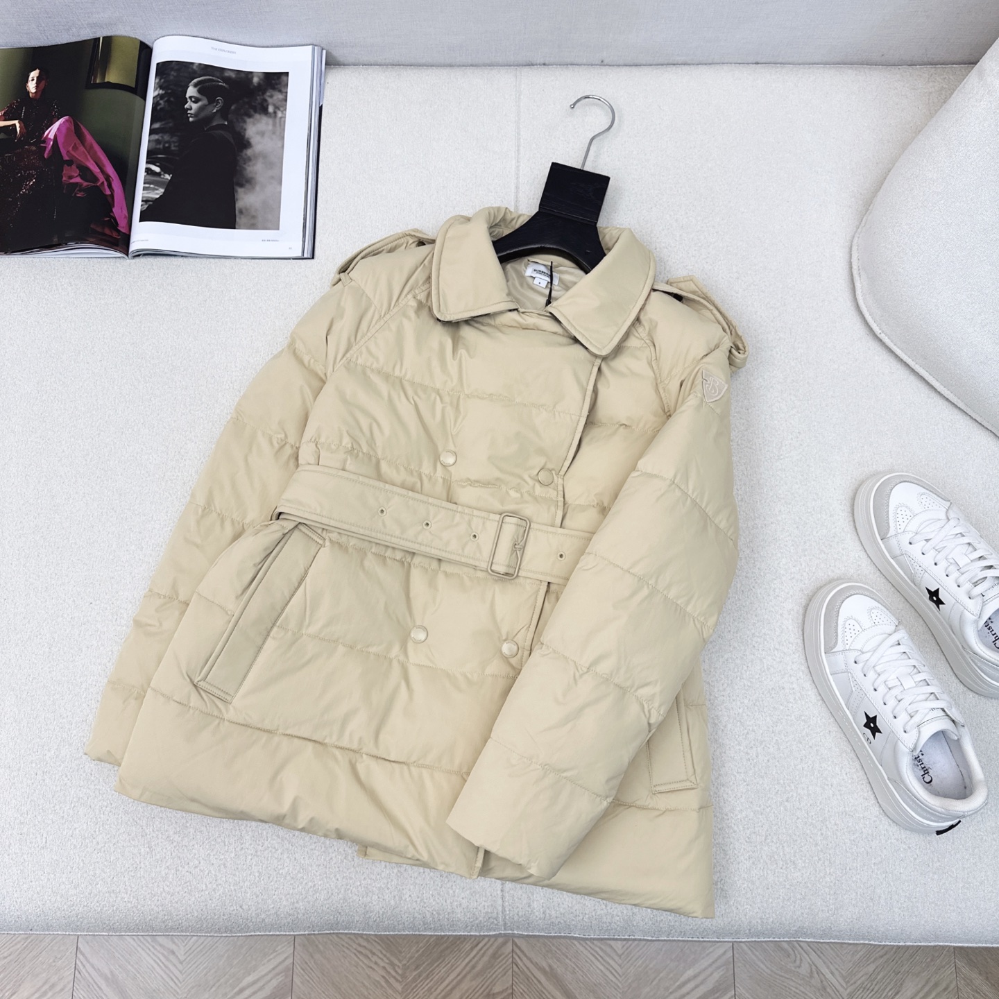 原单品质 Bur 25SS ———秋冬新款经典双排扣翻领短款羽绒服外套 🖤实穿性很高 专柜每年必火的经典