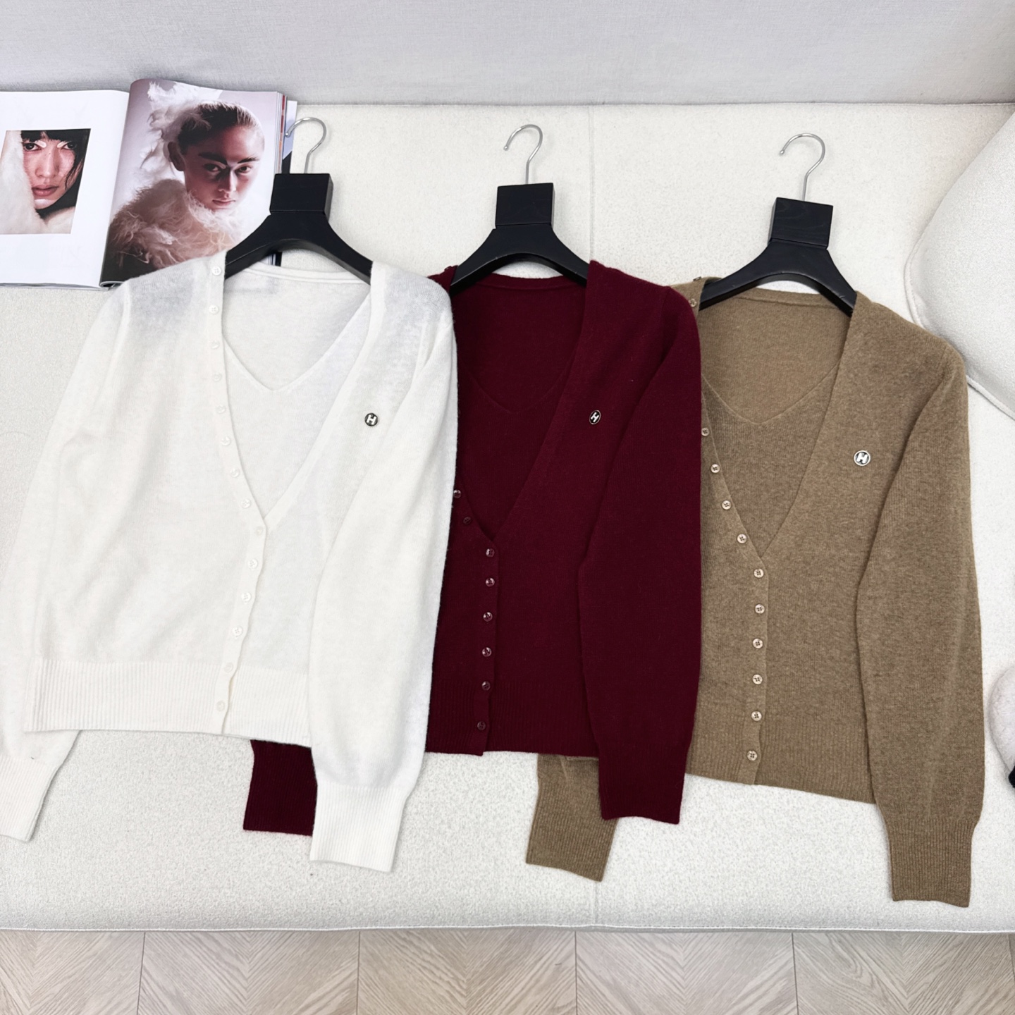 独家款～ Her 25Ss————秋冬最新款假两件设计羊毛针织衫🤎休闲减龄款～～约会逛街随性慵懒轻松拿捏