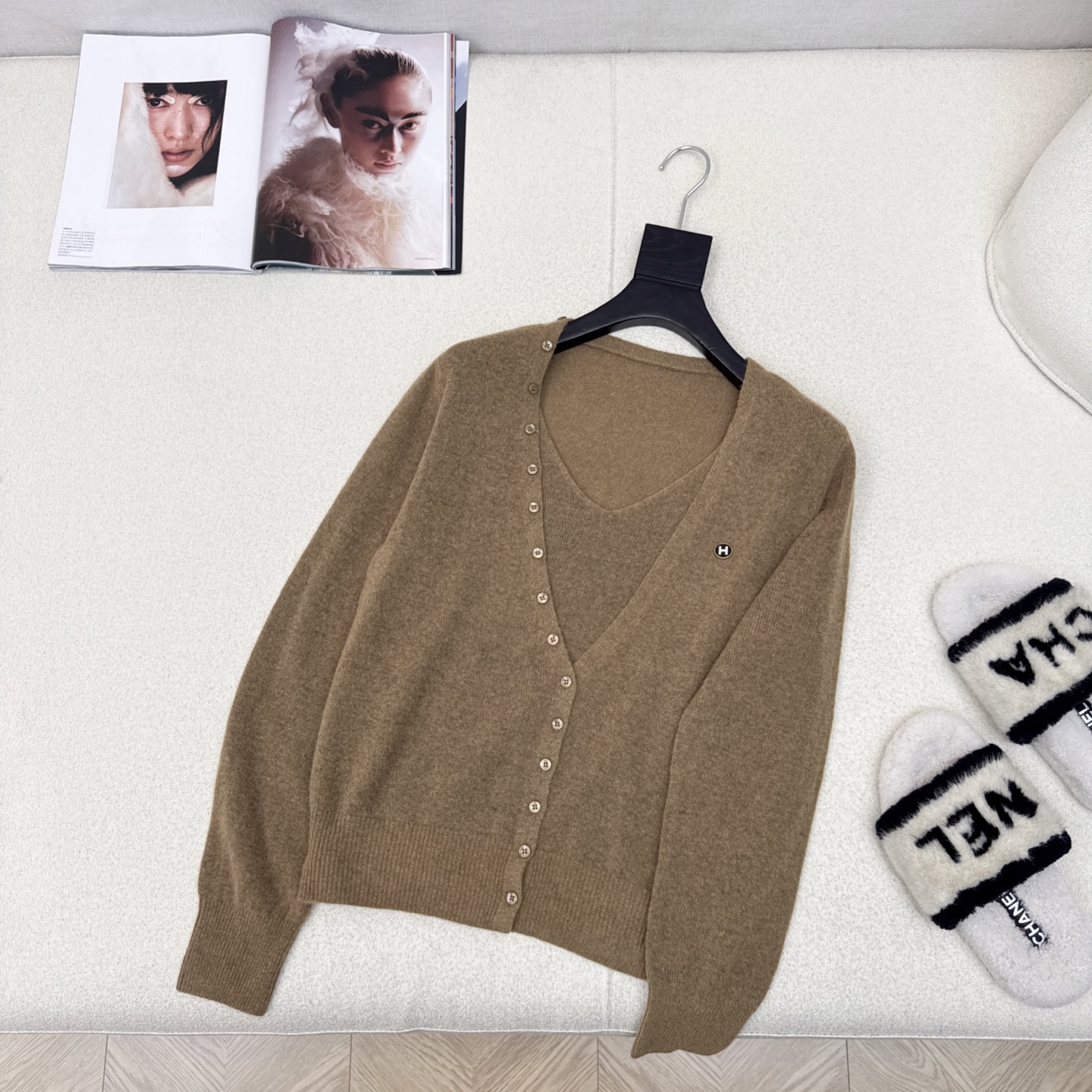 独家款～ Her 25Ss————秋冬最新款假两件设计羊毛针织衫🤎休闲减龄款～～约会逛街随性慵懒轻松拿捏