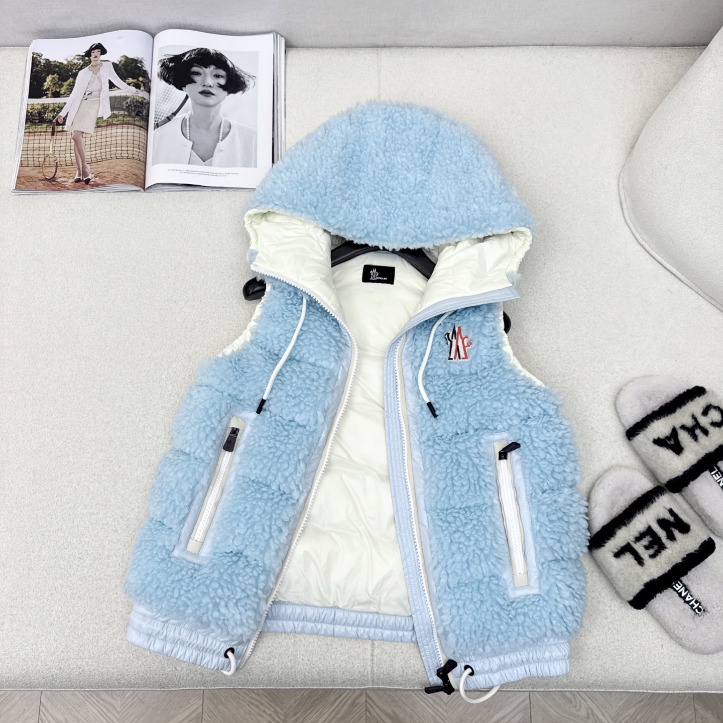 原单品质 Mc 25Ss————秋冬最新款毛绒绒羊羔毛连帽羽绒服马甲外套 🤍定制环保羊羔毛面料软糯细腻 