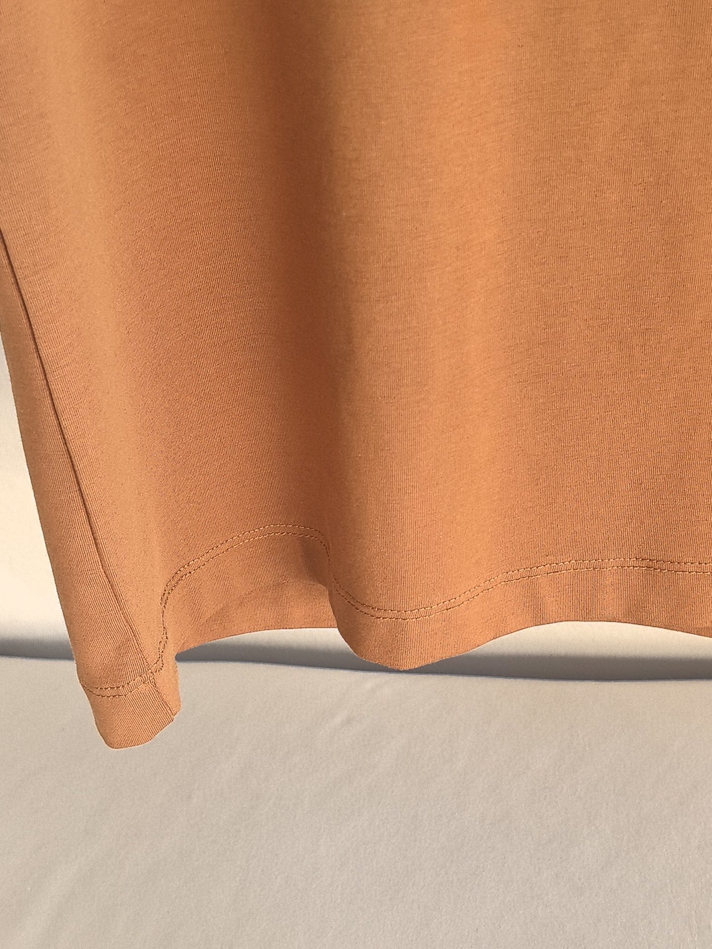 Dolce & Gabban*. DG，2026新款杜嘉班纳男士百搭短袖 T 恤，时尚休闲造型理想之选。