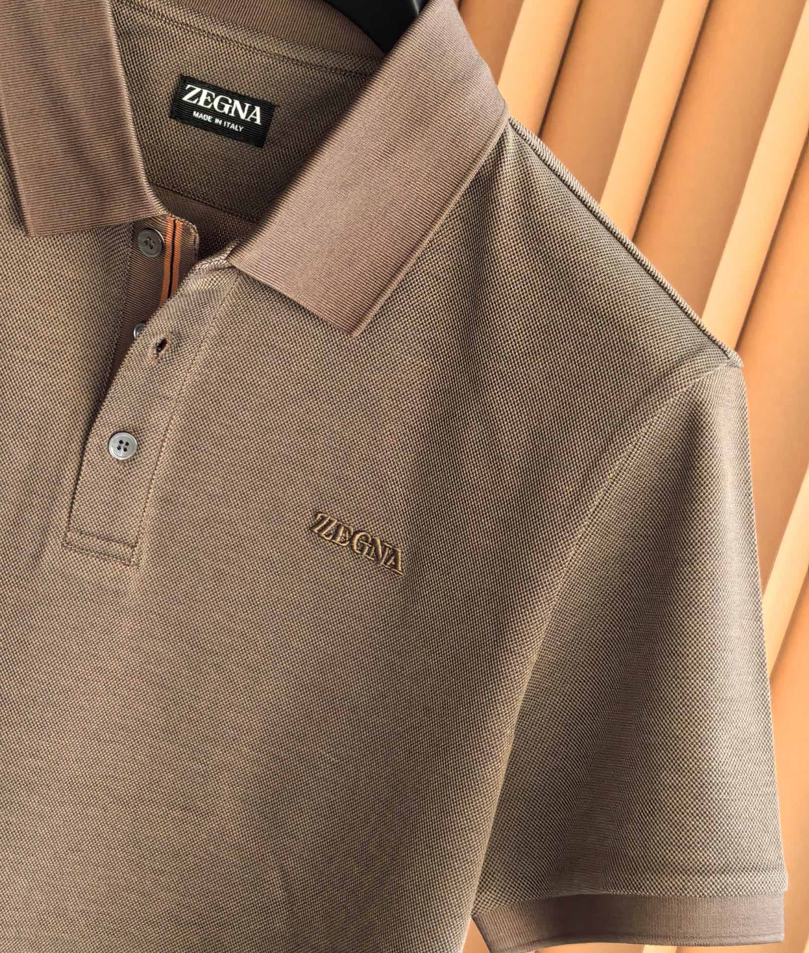 ZEGNA 2026新款羊毛双面珠地Polo衫，双面质感的高阶型格，采用羊毛双面珠地面料，正反双珠地织造