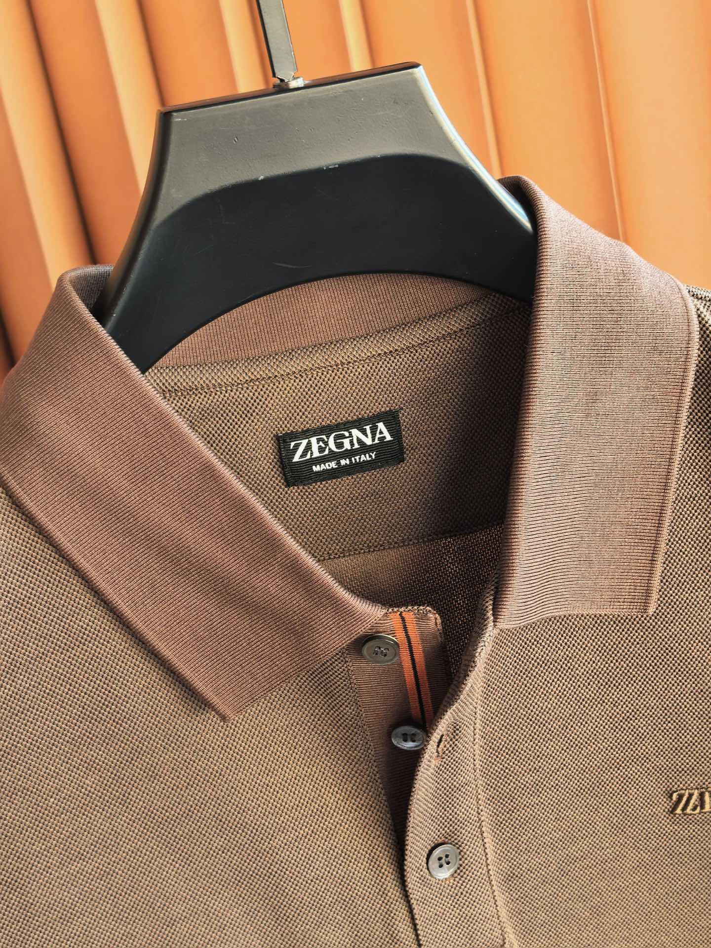 ZEGNA 2026新款羊毛双面珠地Polo衫，双面质感的高阶型格，采用羊毛双面珠地面料，正反双珠地织造