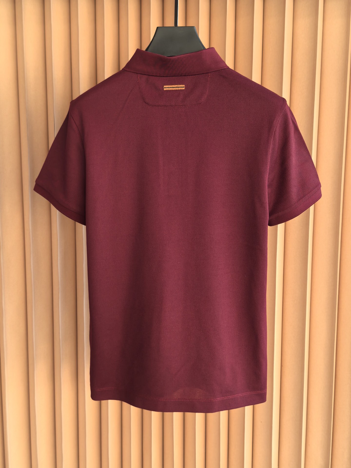 ZEGNA 羊毛双面珠地Polo衫，双面质感的高阶型格，采用羊毛双面珠地面料，正反双珠地织造让面料拥有双