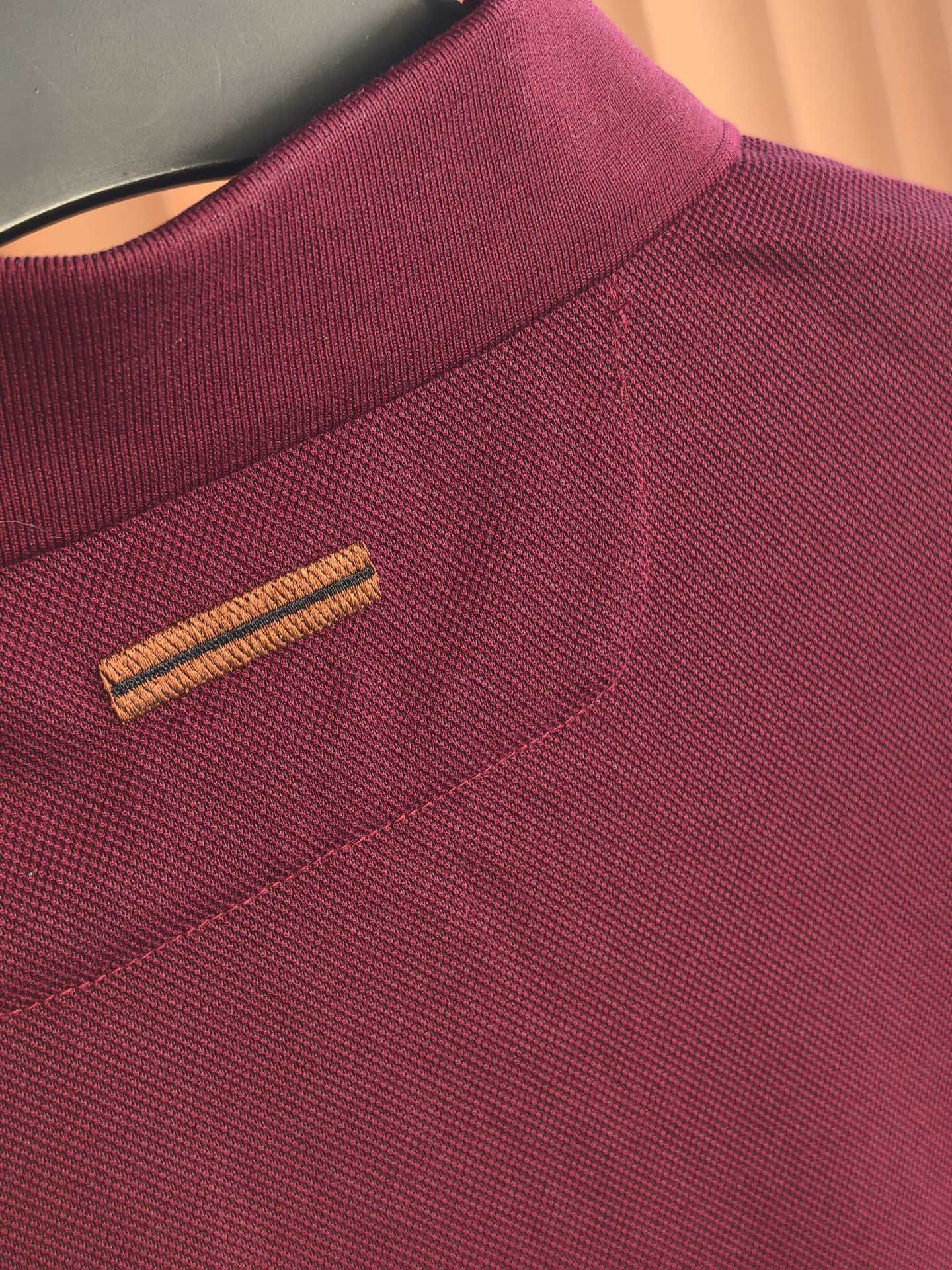 ZEGNA 羊毛双面珠地Polo衫，双面质感的高阶型格，采用羊毛双面珠地面料，正反双珠地织造让面料拥有双