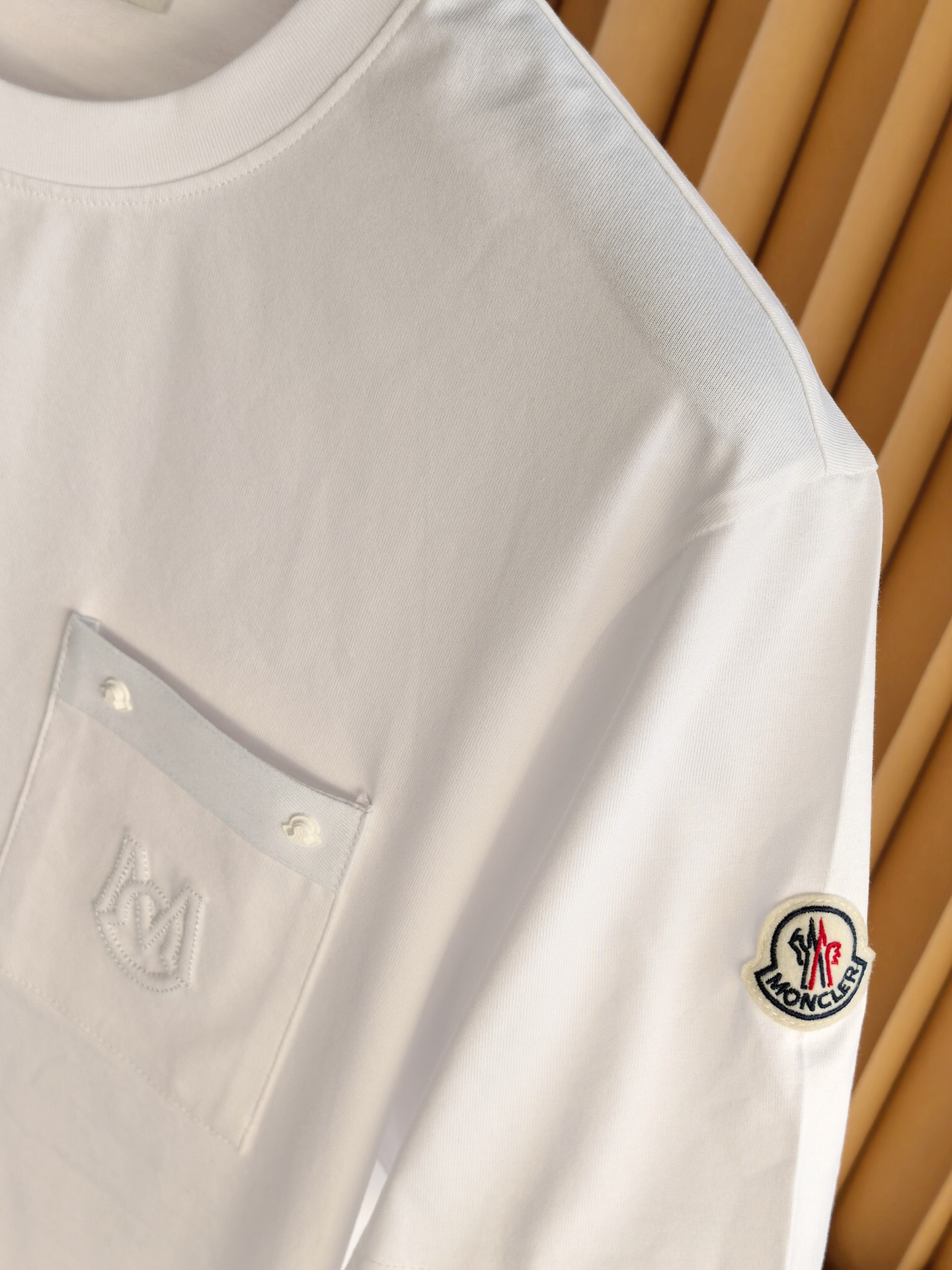 MONCLER，蒙口2026新款奢简之选，彪马棉口袋T恤，勾勒高阶男士型格，采用定制彪马棉面料打造，精选