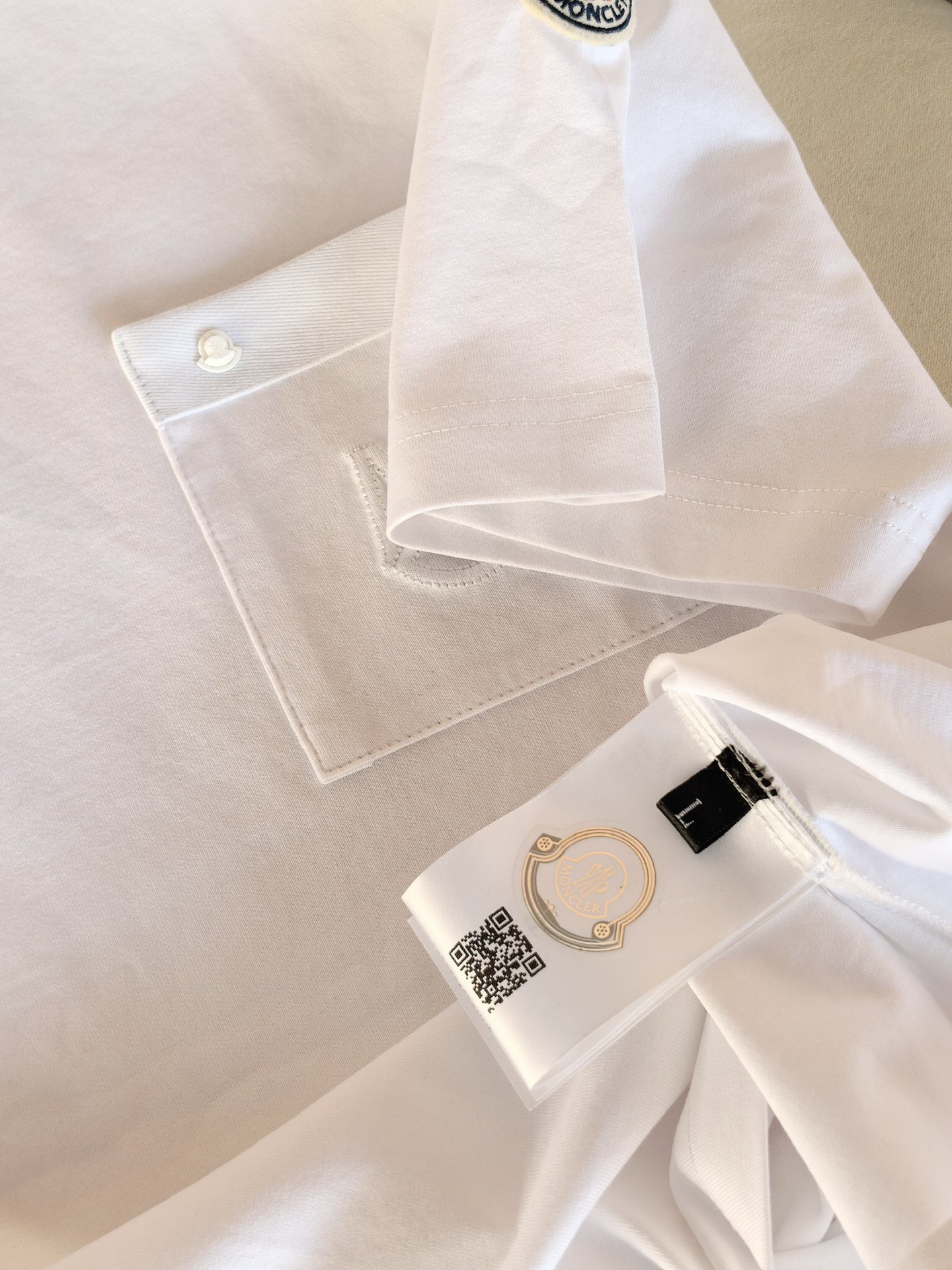 MONCLER，蒙口2026新款奢简之选，彪马棉口袋T恤，勾勒高阶男士型格，采用定制彪马棉面料打造，精选