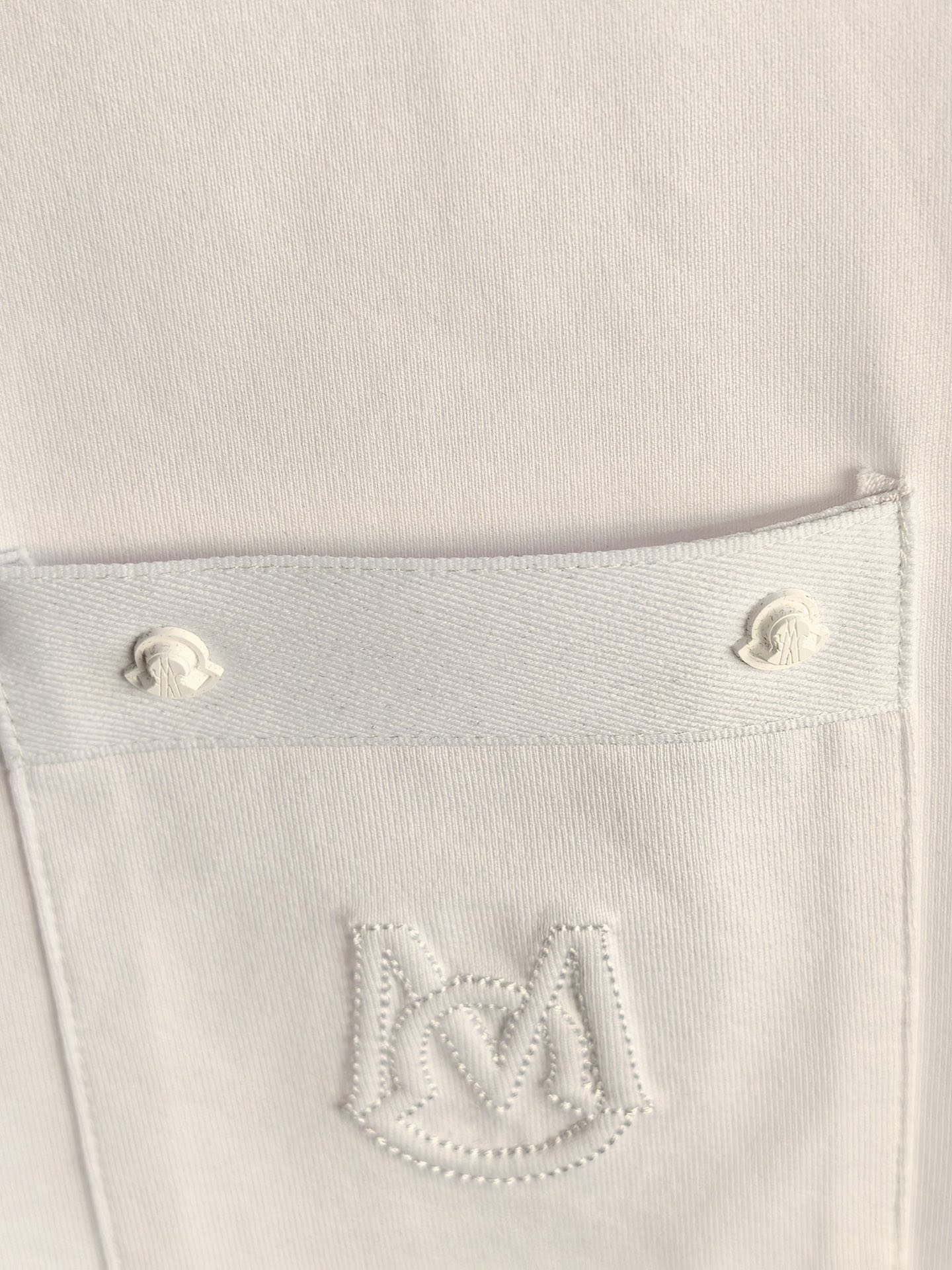 MONCLER，蒙口2026新款奢简之选，彪马棉口袋T恤，勾勒高阶男士型格，采用定制彪马棉面料打造，精选