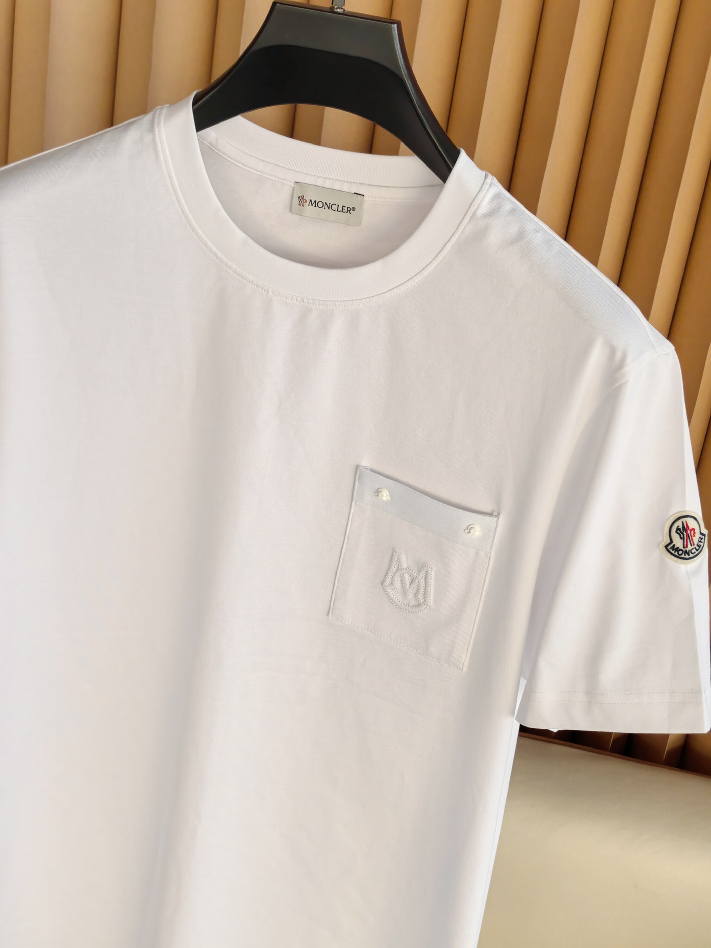 MONCLER，蒙口2026新款奢简之选，彪马棉口袋T恤，勾勒高阶男士型格，采用定制彪马棉面料打造，精选