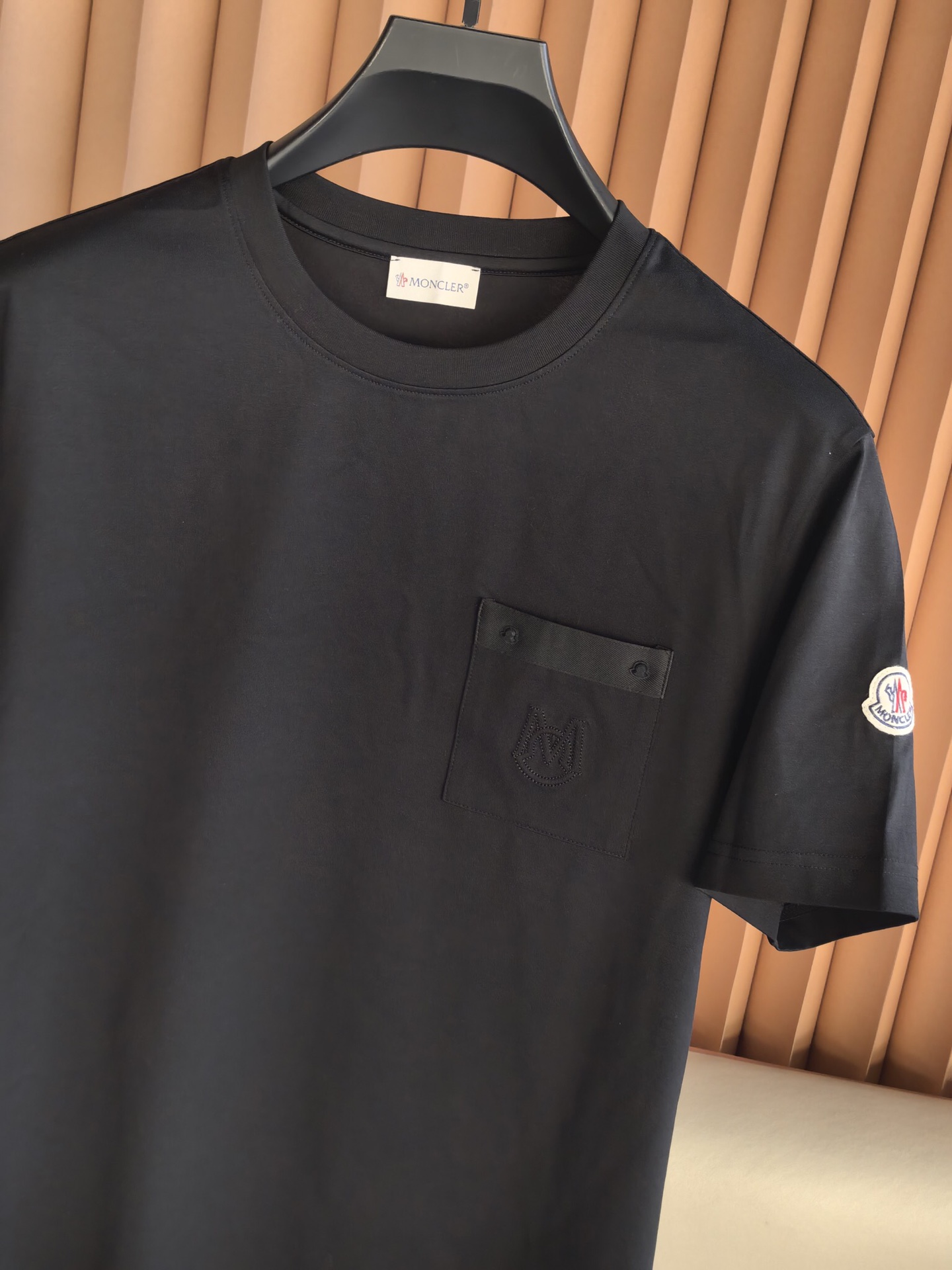 MONCLER ，蒙口2027新款奢简之选，彪马棉口袋T恤，勾勒高阶男士型格，采用定制彪马棉面料打造，精