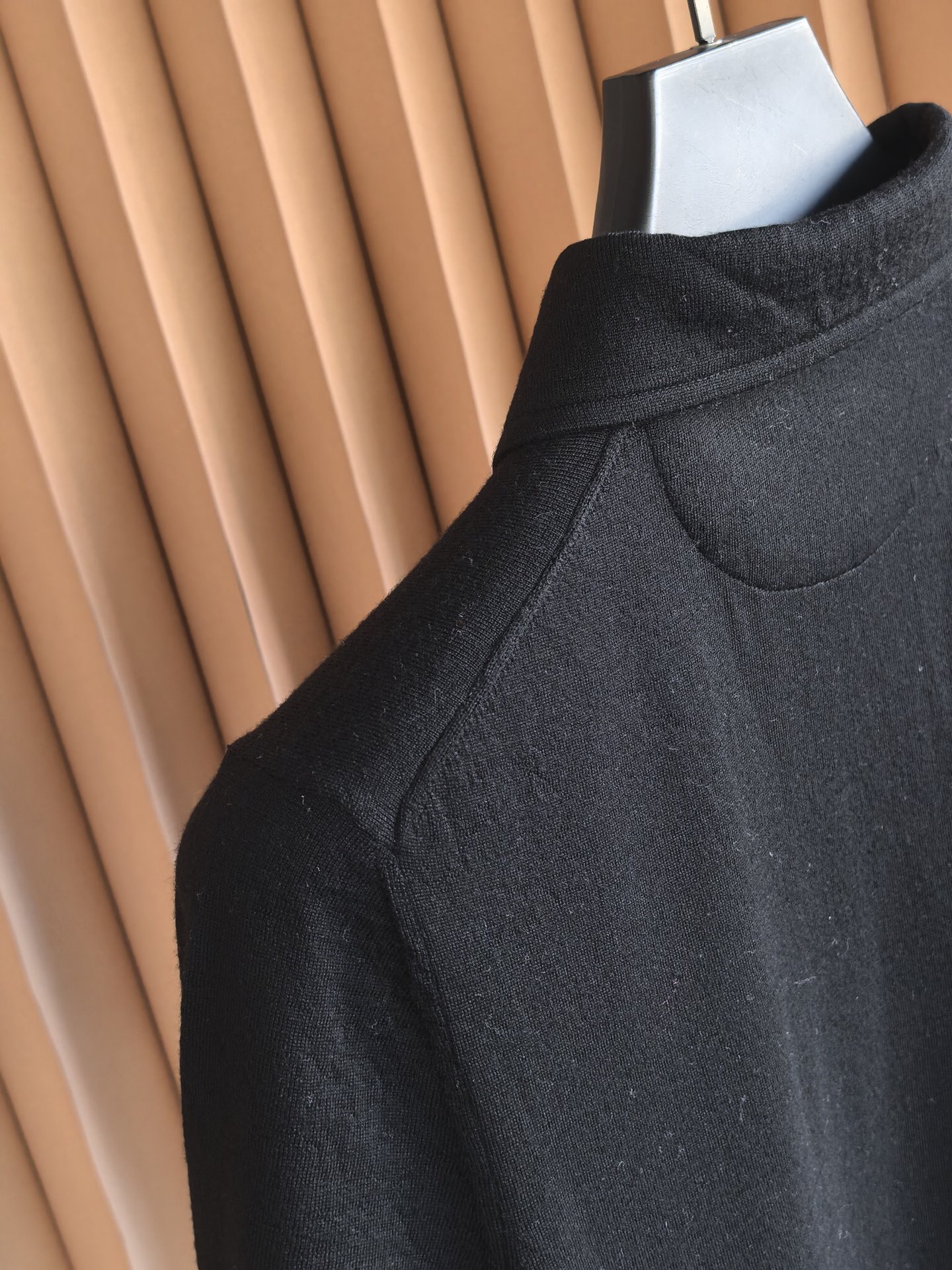 ZEGNA 2026新款天丝羊毛混纺夏日商务的柔润奢享，甄选天丝与羊毛黄金配比混纺，揉合天丝的冰爽垂坠与