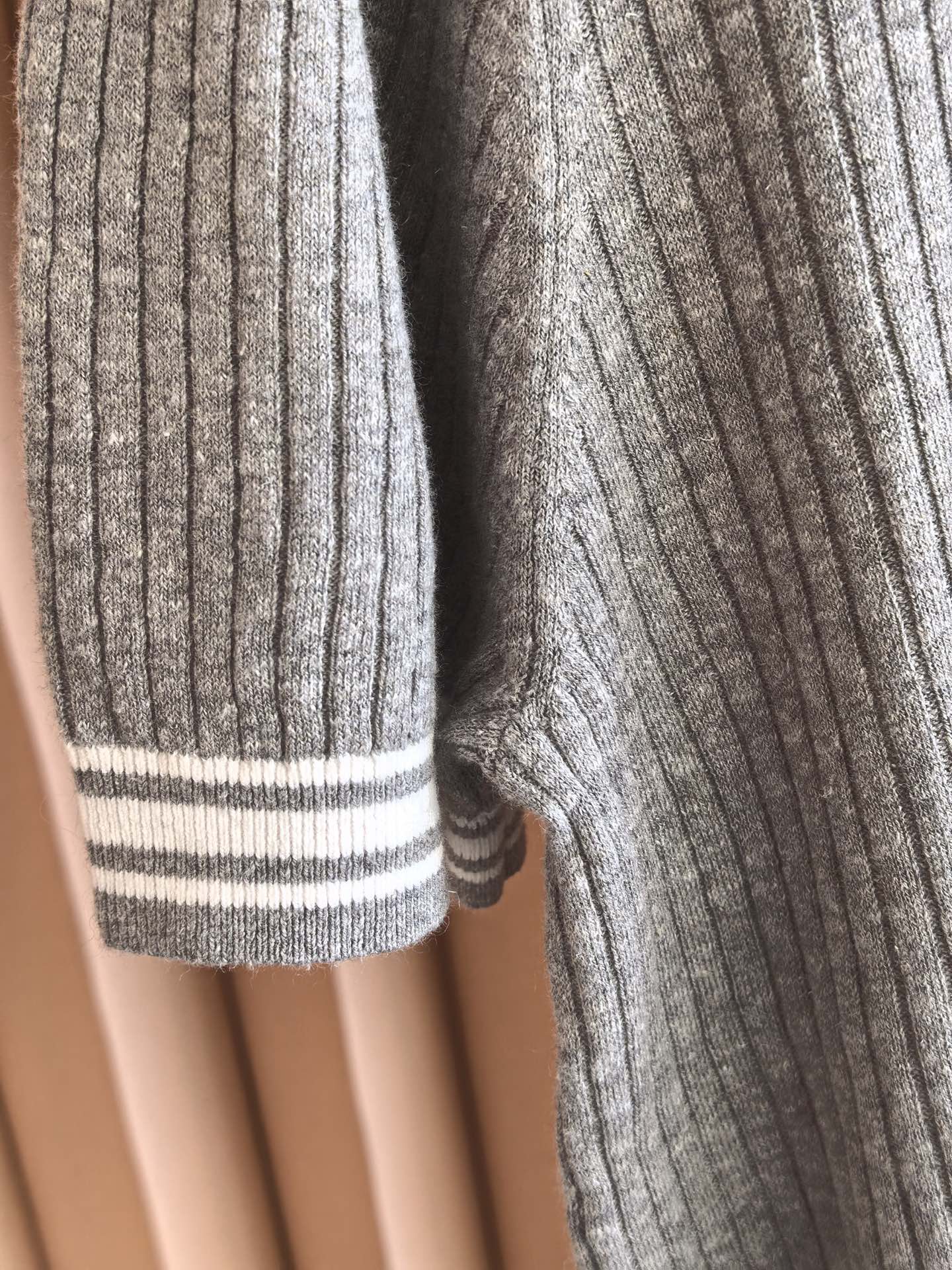 Brunello Cucinelli BC，2026新款男士竖坑条肌理×棉麻羊毛｜商务型格的透气美学，精