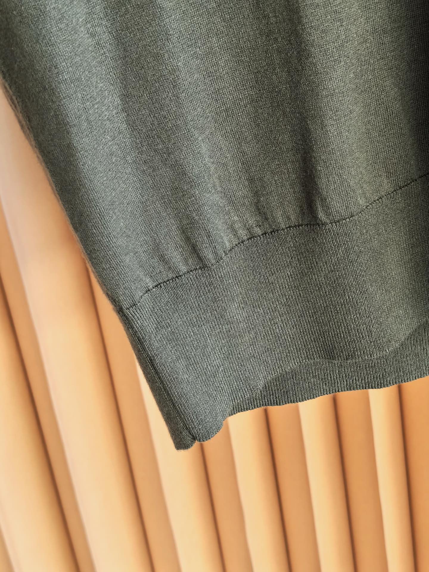 Loro Piana，Loro Piana，新款诺U翩雅天丝羊毛珠地，藏在肌理里的奢雅。精选天丝羊毛珠地