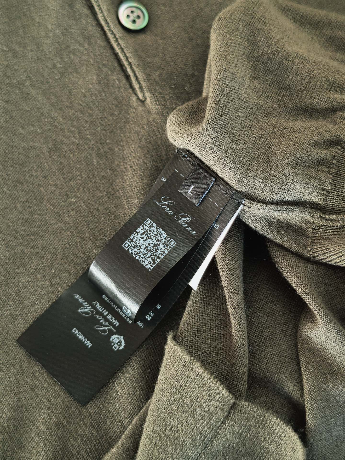 Loro Piana，Loro Piana，新款诺U翩雅天丝羊毛珠地，藏在肌理里的奢雅。精选天丝羊毛珠地