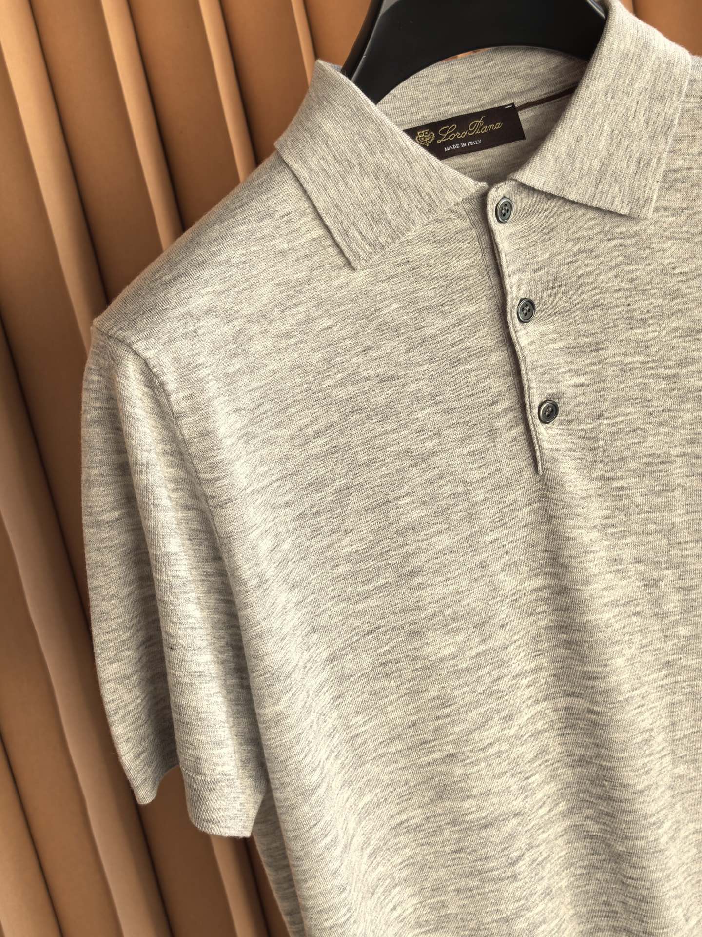 Loro Piana，Loro Piana，2026新款诺U翩雅天丝羊毛珠地，藏在肌理里的奢雅。精选天丝