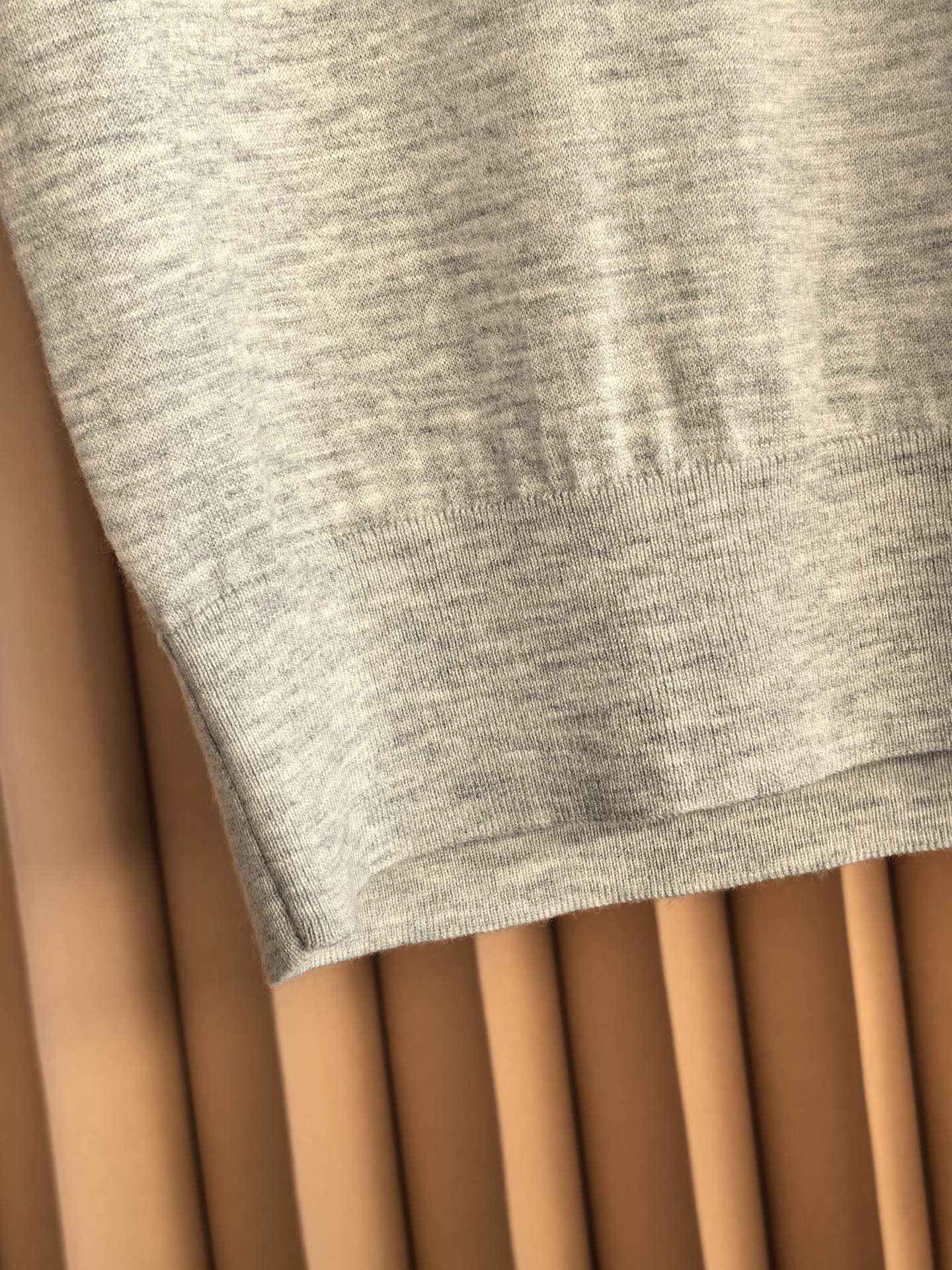 Loro Piana，Loro Piana，2026新款诺U翩雅天丝羊毛珠地，藏在肌理里的奢雅。精选天丝