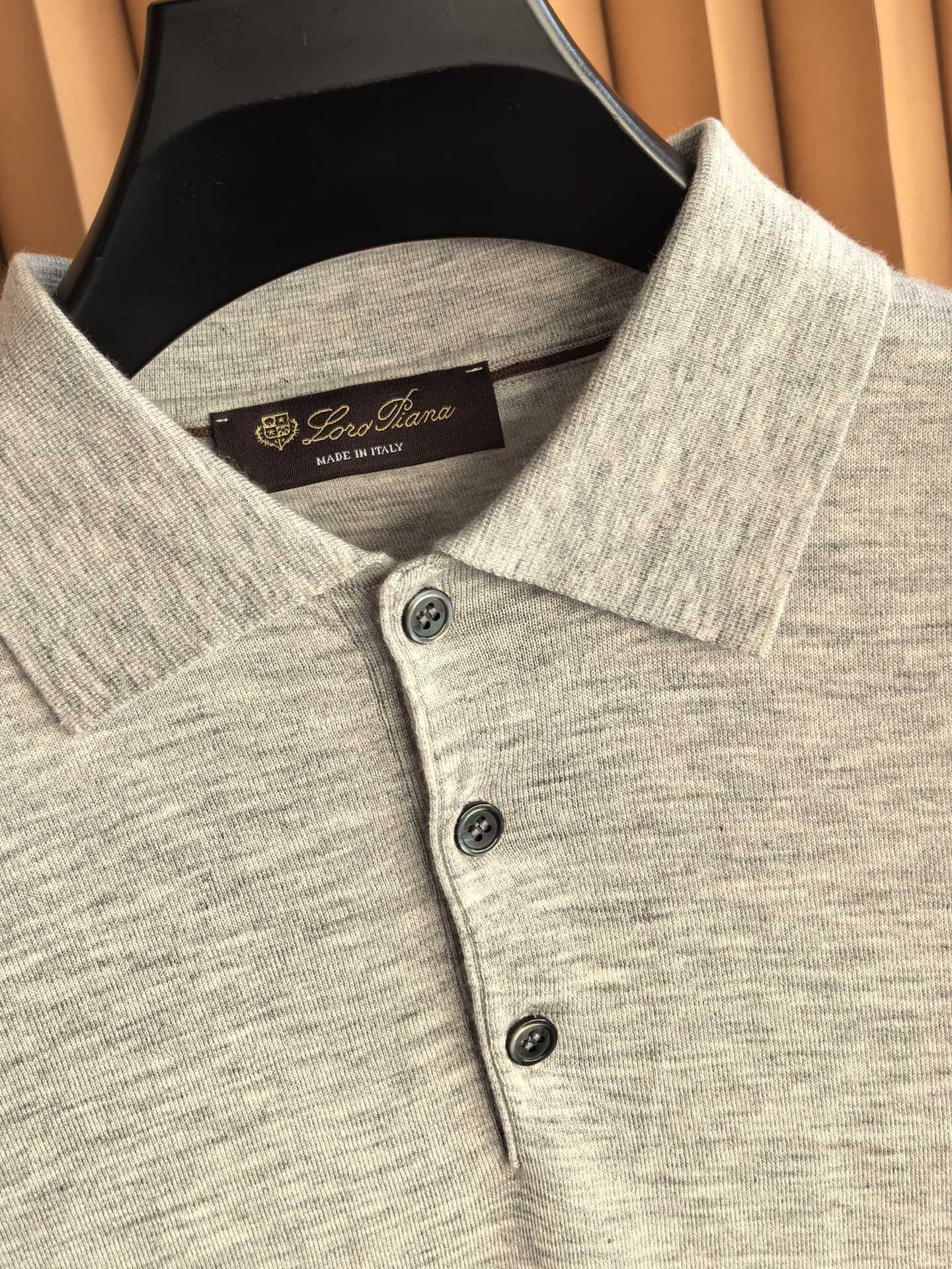 Loro Piana，Loro Piana，2026新款诺U翩雅天丝羊毛珠地，藏在肌理里的奢雅。精选天丝