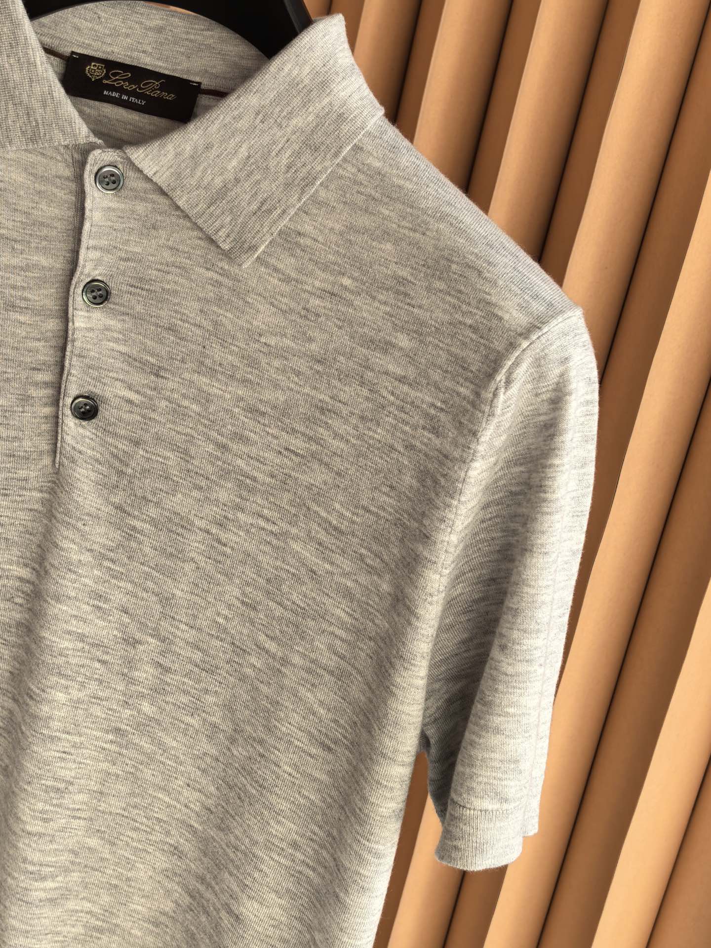 Loro Piana，Loro Piana，2026新款诺U翩雅天丝羊毛珠地，藏在肌理里的奢雅。精选天丝