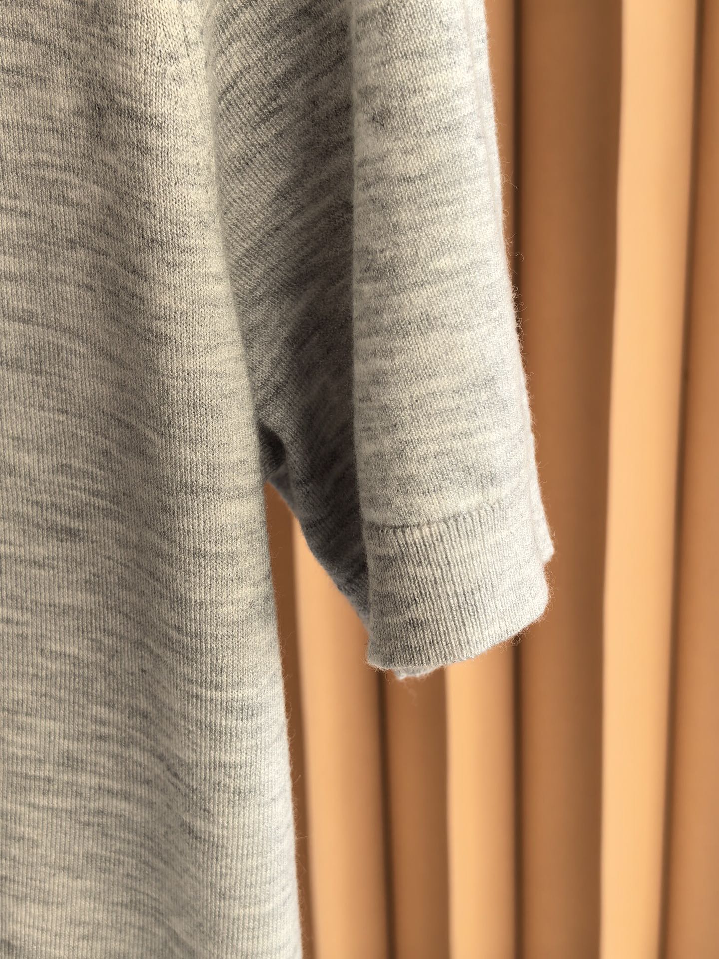 Loro Piana，Loro Piana，2026新款诺U翩雅天丝羊毛珠地，藏在肌理里的奢雅。精选天丝