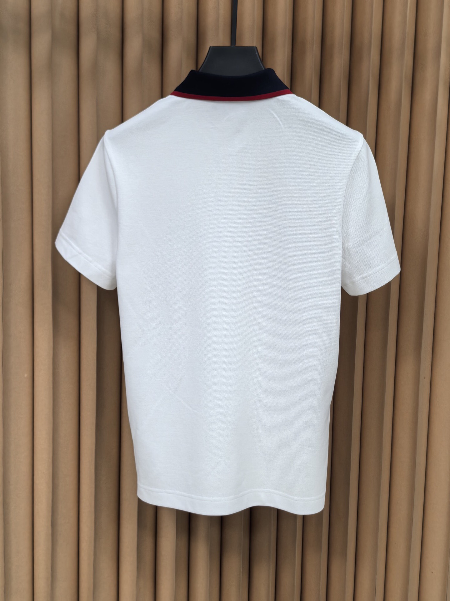 GUCCI 古驰2026新款撞色领羊毛双面珠地POLO衫 甄选羊毛双面珠地面料，双面织法打造出立体饱满的