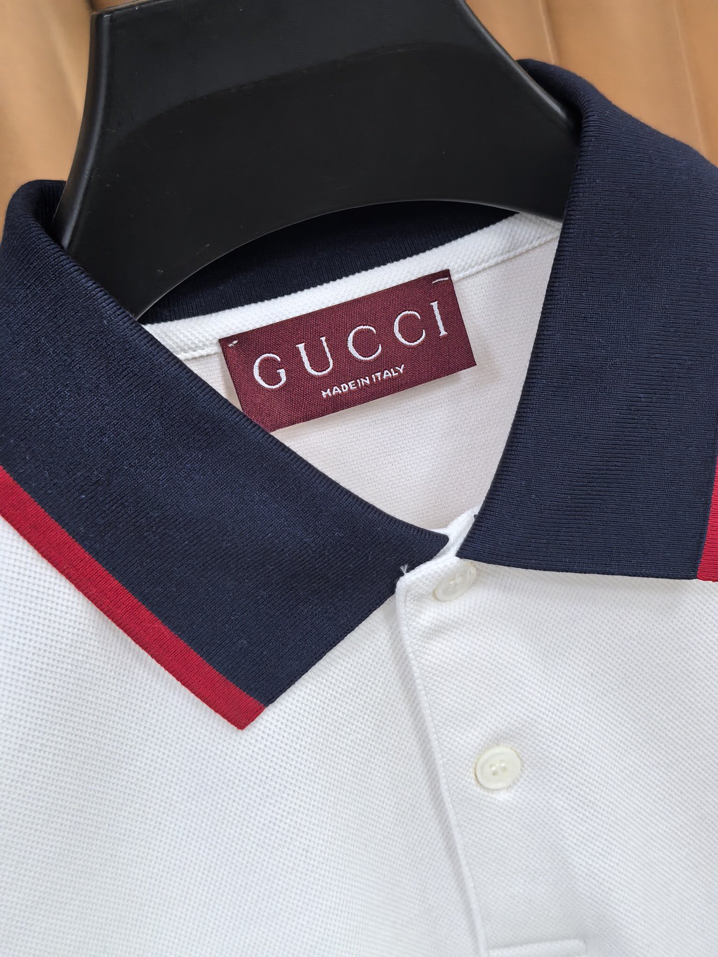 GUCCI 古驰2026新款撞色领羊毛双面珠地POLO衫 甄选羊毛双面珠地面料，双面织法打造出立体饱满的