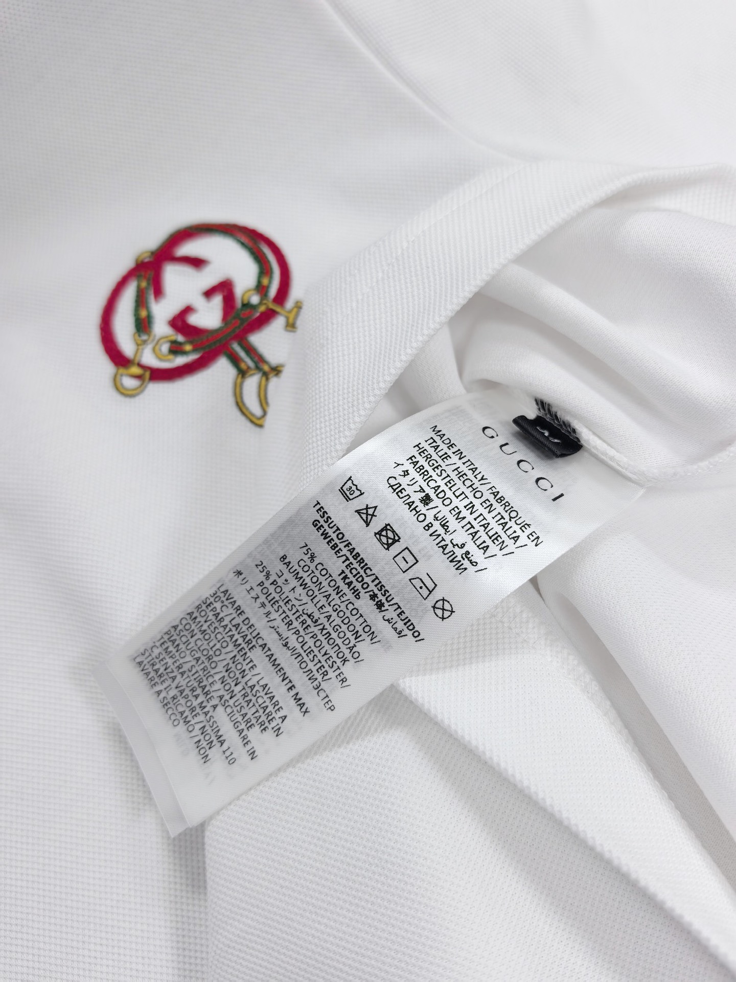 GUCCI 古驰2026新款撞色领羊毛双面珠地POLO衫 甄选羊毛双面珠地面料，双面织法打造出立体饱满的