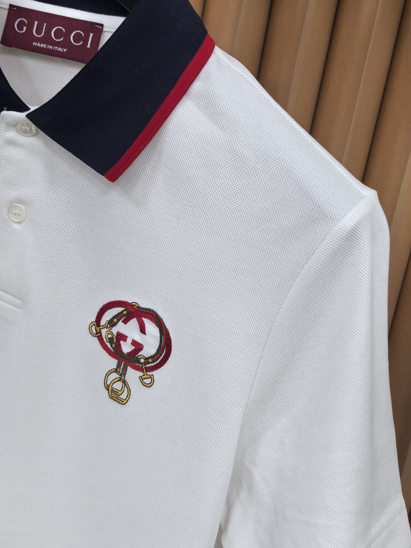 GUCCI 古驰2026新款撞色领羊毛双面珠地POLO衫 甄选羊毛双面珠地面料，双面织法打造出立体饱满的