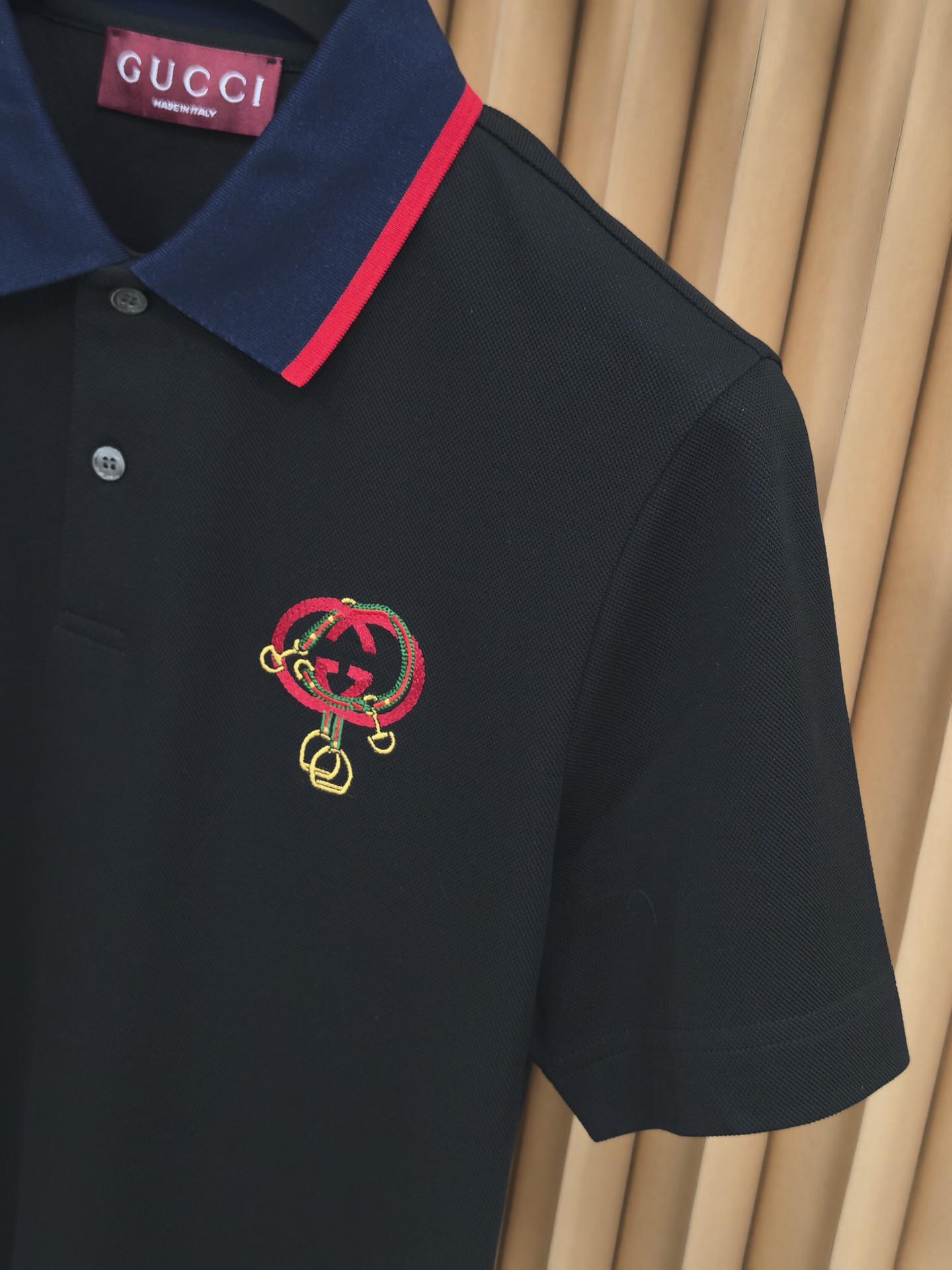 GUCCI 古驰2026新款撞色领羊毛双面珠地POLO衫 甄选羊毛双面珠地面料，双面织法打造出立体饱满的