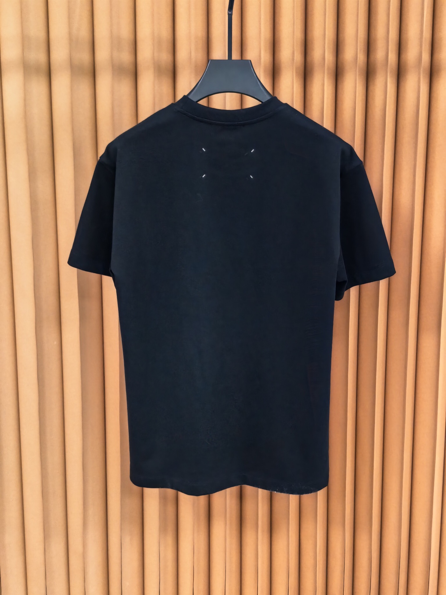 MM6，马吉拉2026新款印花双面布短袖T恤 甄选高支双面布面料，一面细腻亲肤，一面挺括有型，反复洗涤依