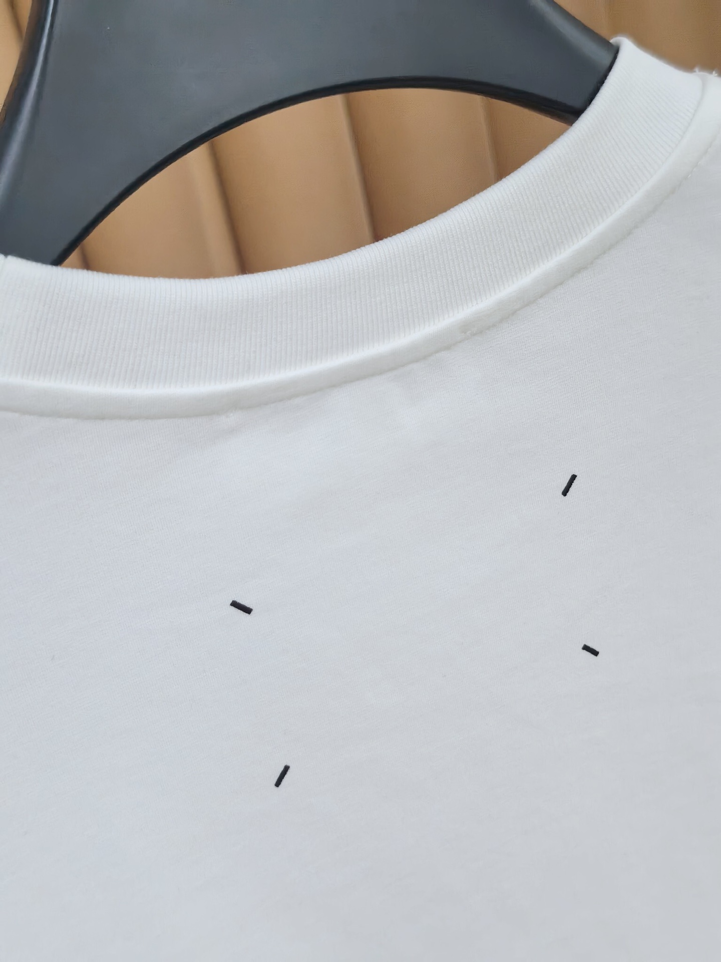 MM6，马吉拉2026新款印花双面布短袖T恤 甄选高支双面布面料，一面细腻亲肤，一面挺括有型，反复洗涤依